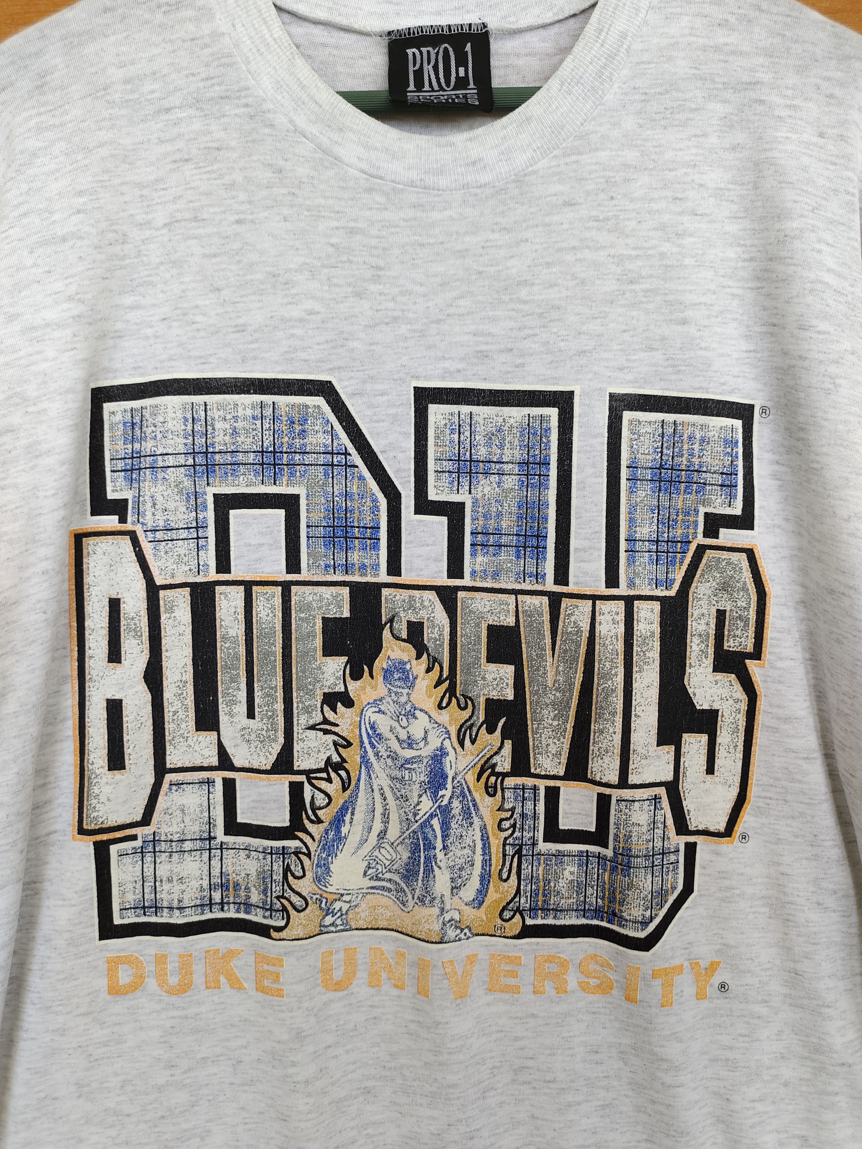 NCAA Vintage 90s DUKE University T-Shirt Blue Devil Size US L / EU 52-54 / 3 - 2 Thumbnail
