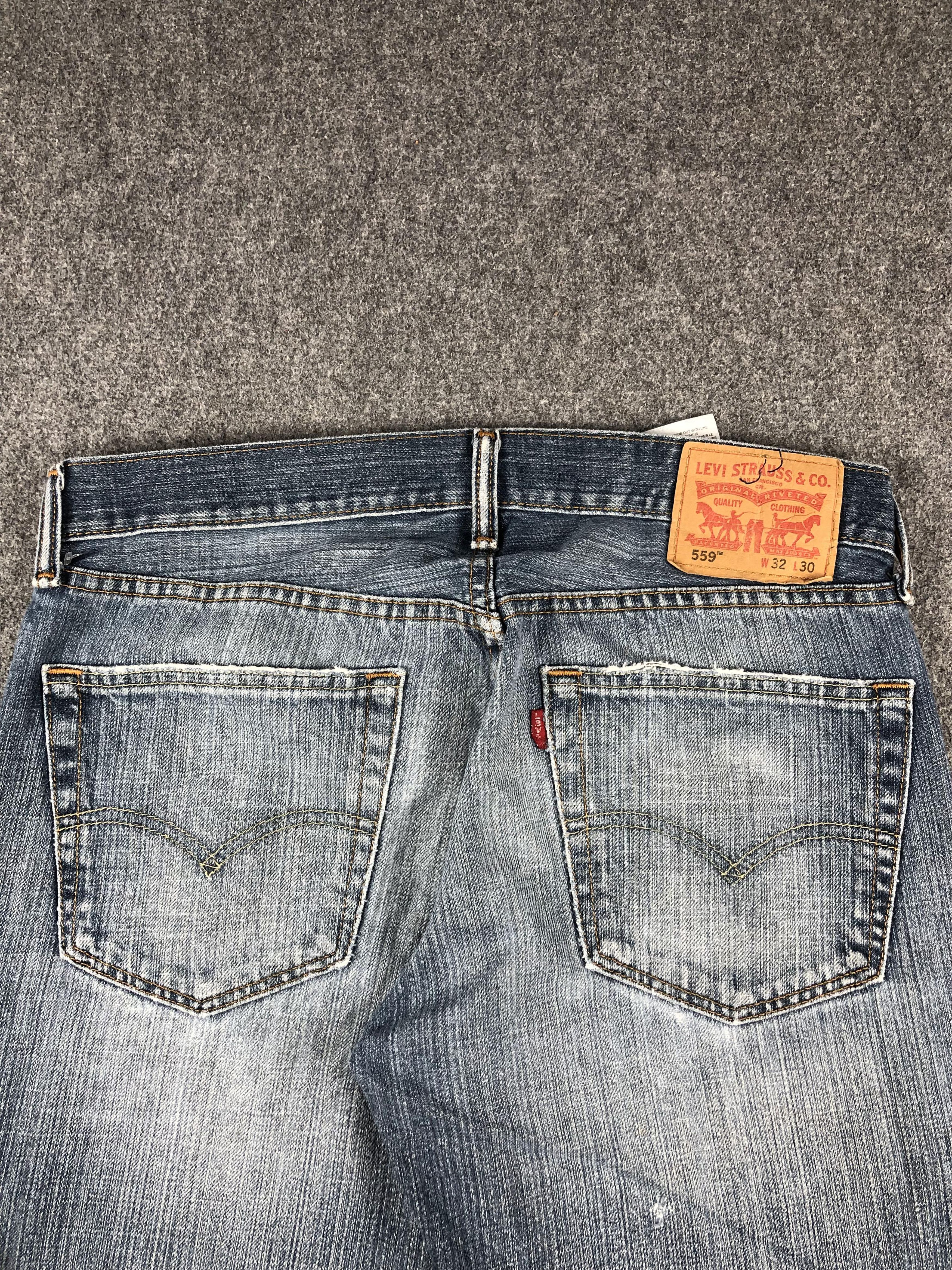 Levi's × Vintage Vintage Distressed Levis 559 Faded Blue Jeans DP2234 Size US 33 - 4 Thumbnail