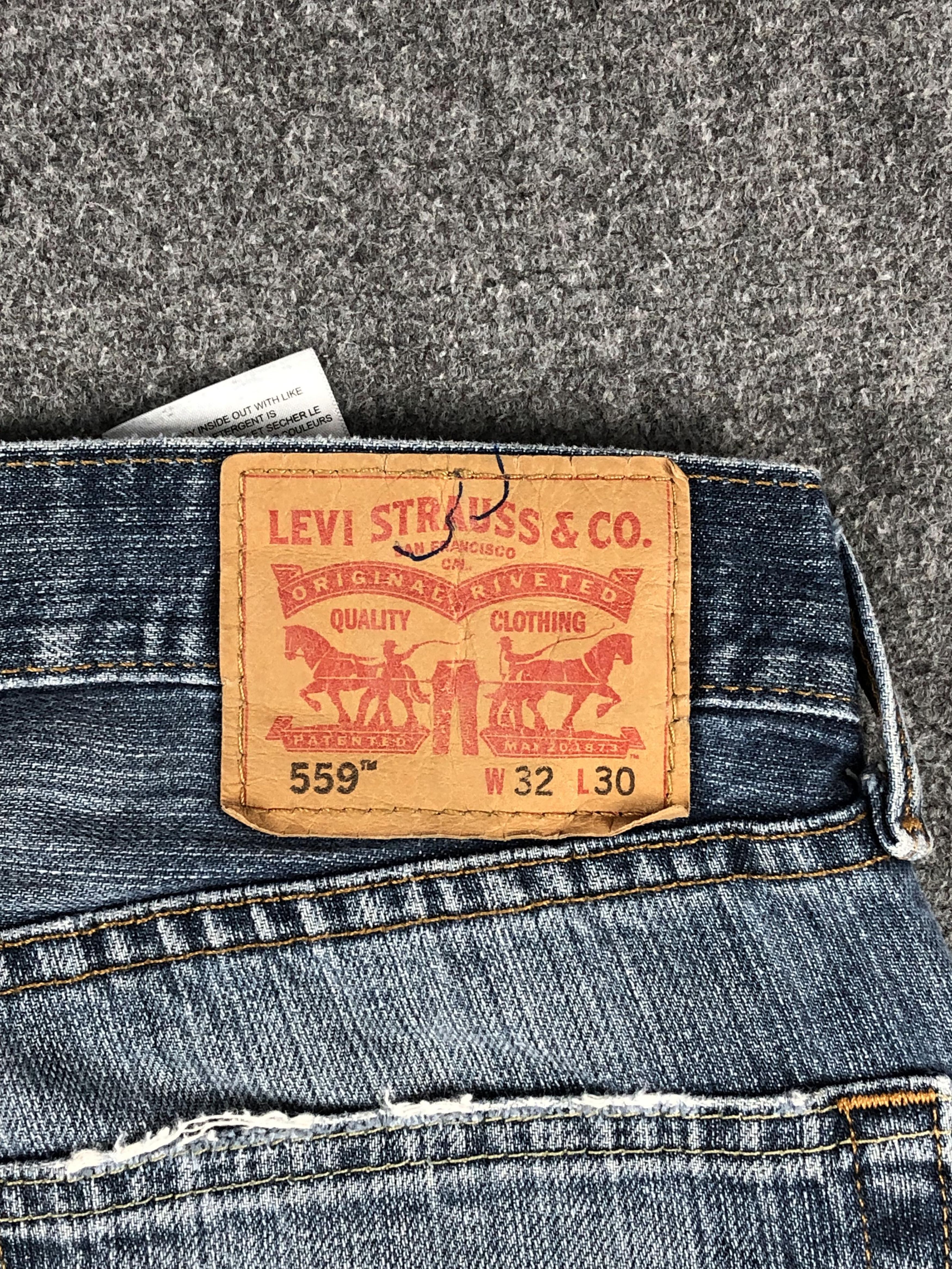 Levi's × Vintage Vintage Distressed Levis 559 Faded Blue Jeans DP2234 Size US 33 - 5 Thumbnail