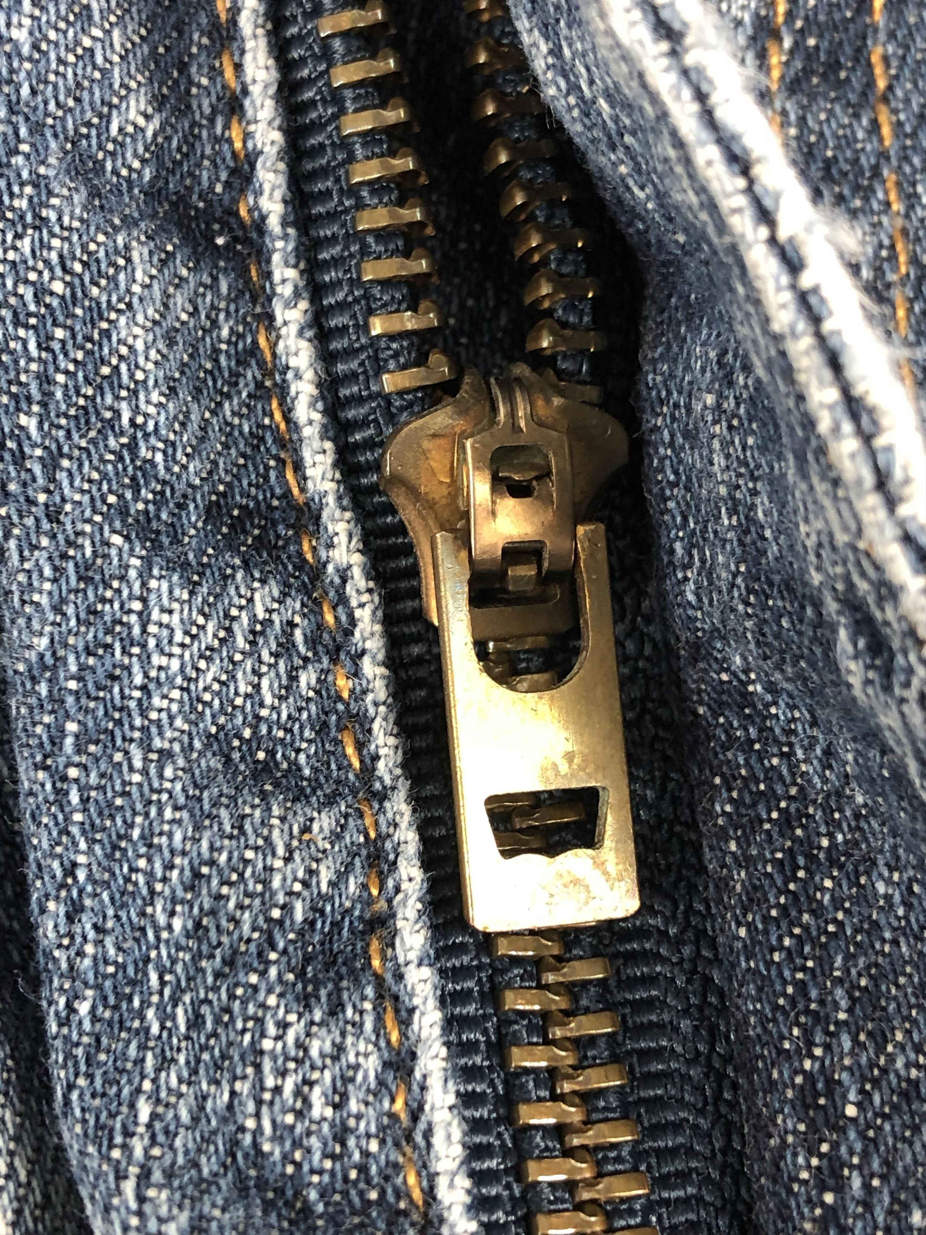 Levi's × Vintage Vintage Distressed Levis 559 Faded Blue Jeans DP2234 Size US 33 - 14 Thumbnail