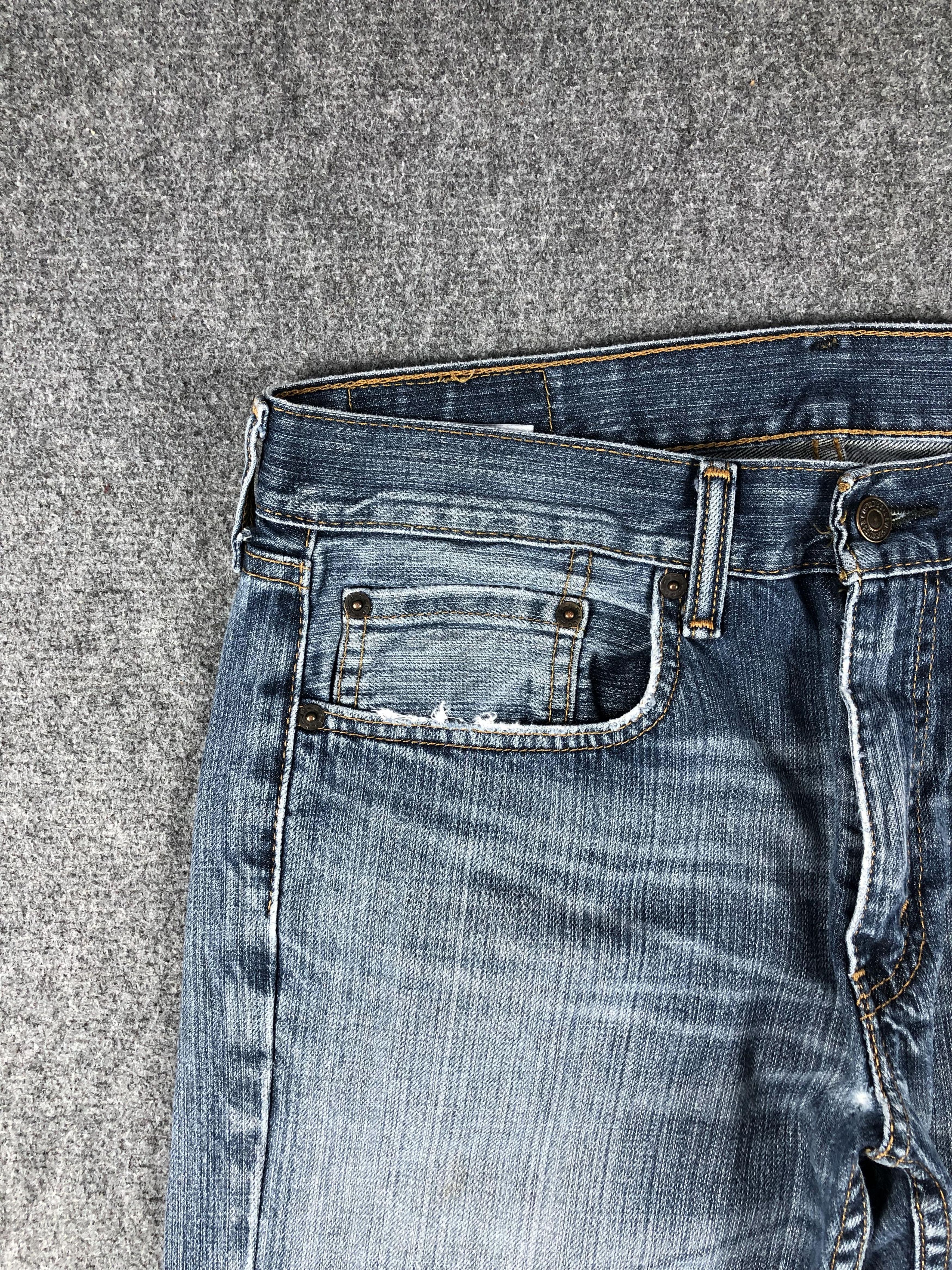 Levi's × Vintage Vintage Distressed Levis 559 Faded Blue Jeans DP2234 Size US 33 - 12 Thumbnail