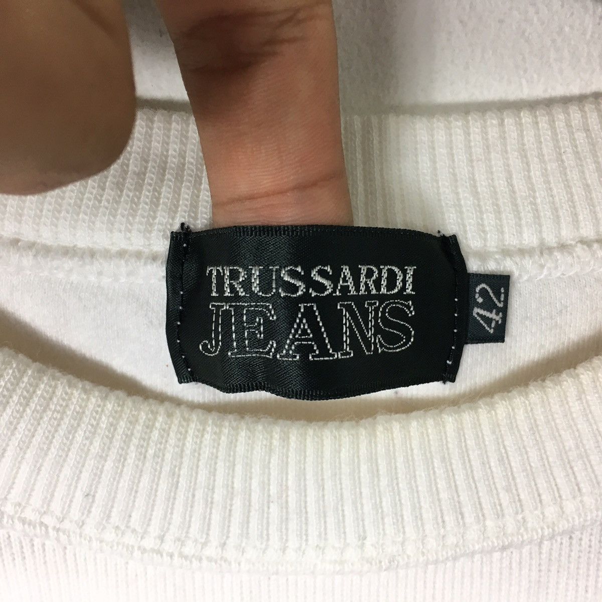 Trussardi TRUSSARDI JEANS ICONIC Italy Embroidered White Sweatshirt Size US XL / EU 56 / 4 - 4 Thumbnail