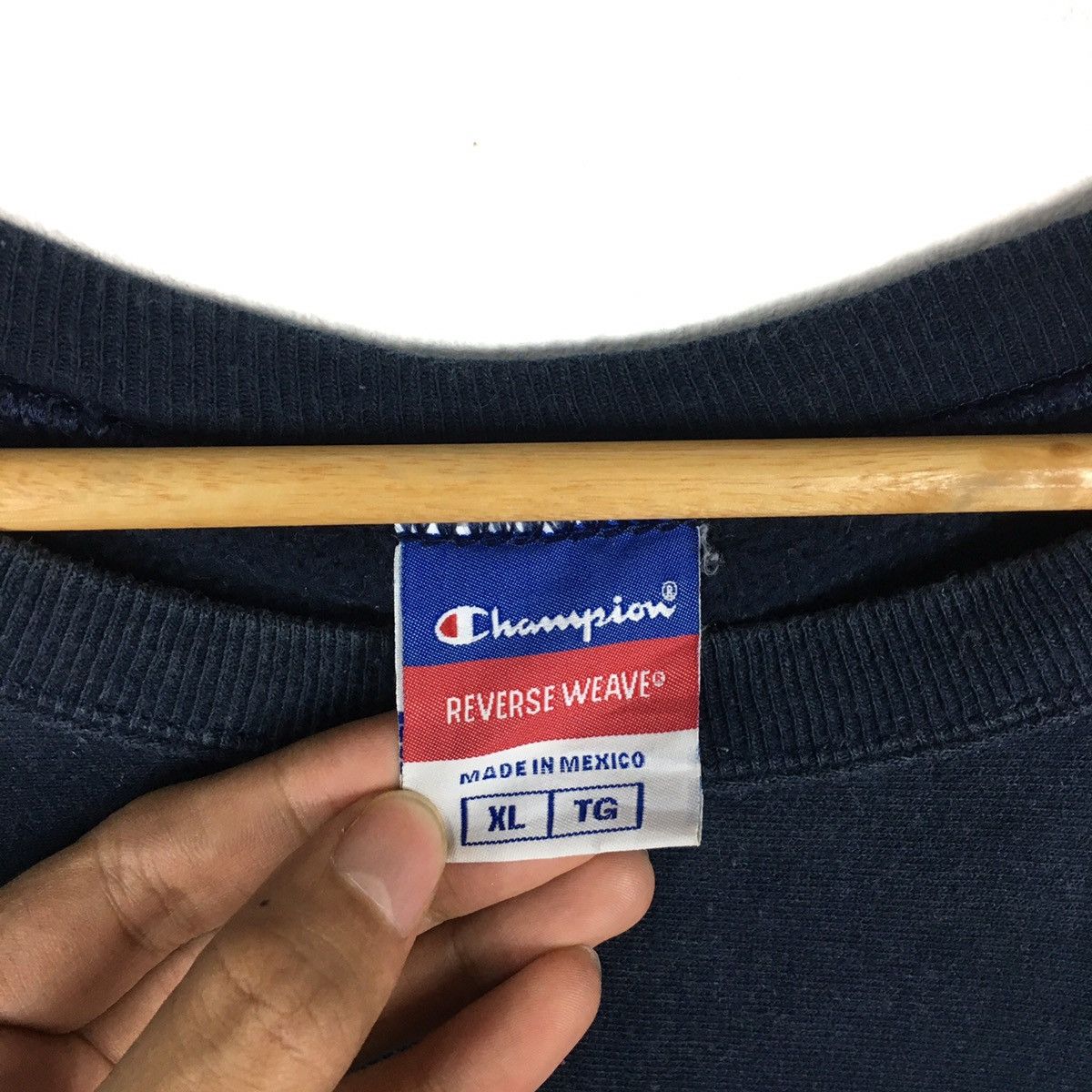 Champion Vintage CHAMPION REVERSE WEAVE Plain Usa Blue Sweatshirt Size US XL / EU 56 / 4 - 3 Thumbnail
