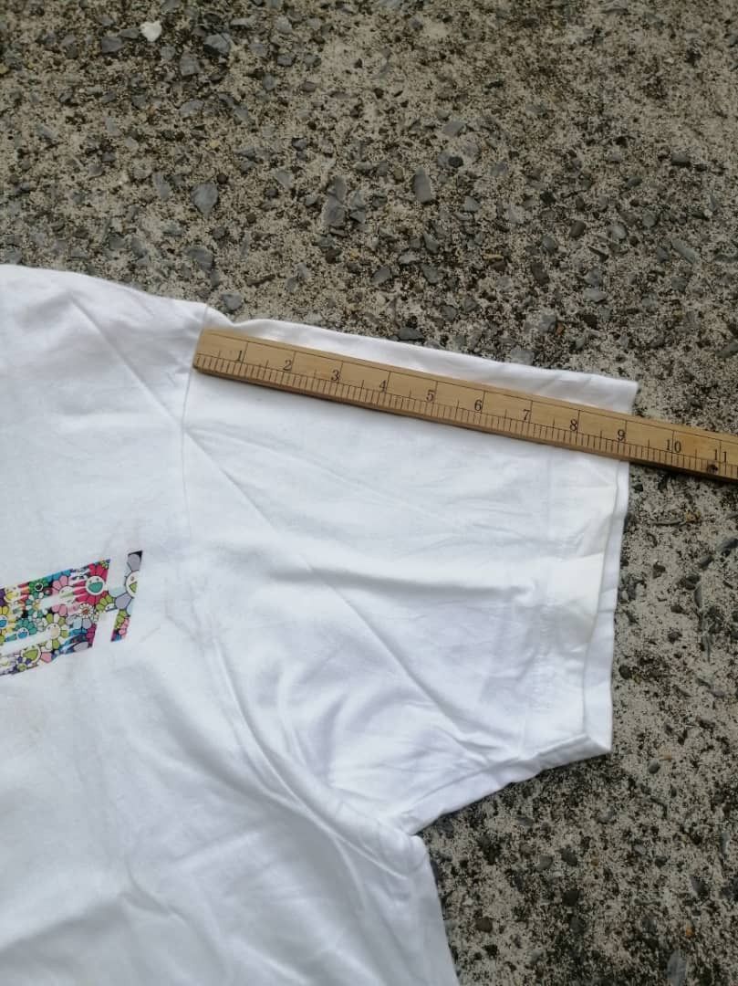 Billie Eilish × Takashi Murakami × Uniqlo Billie Eilish X Takashi Murakami Tee Size US M / EU 48-50 / 2 - 7 Thumbnail