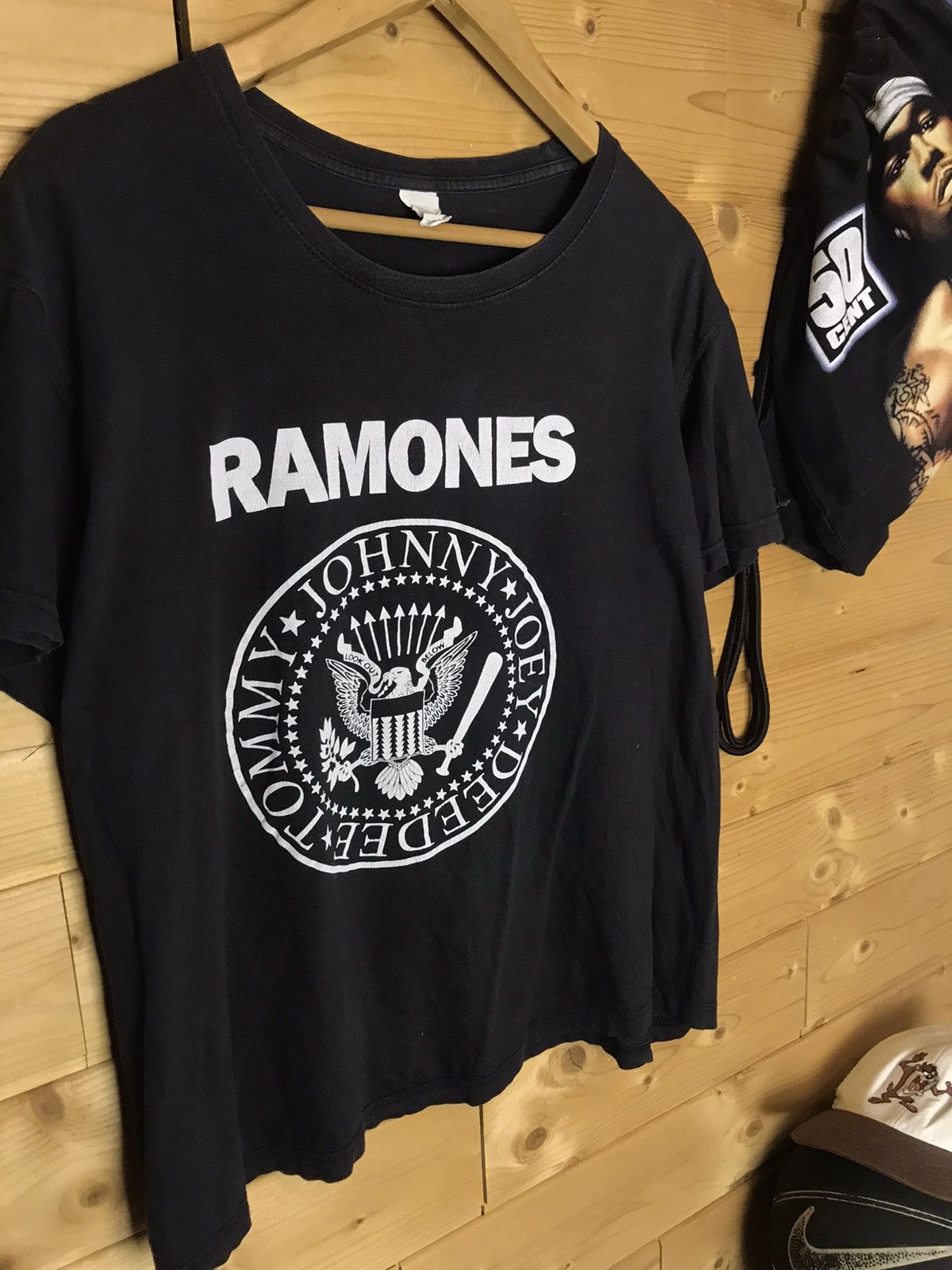 Band Tees Vintage Ramones women t-shirt Size M / US 6-8 / IT 42-44 - 3 Thumbnail