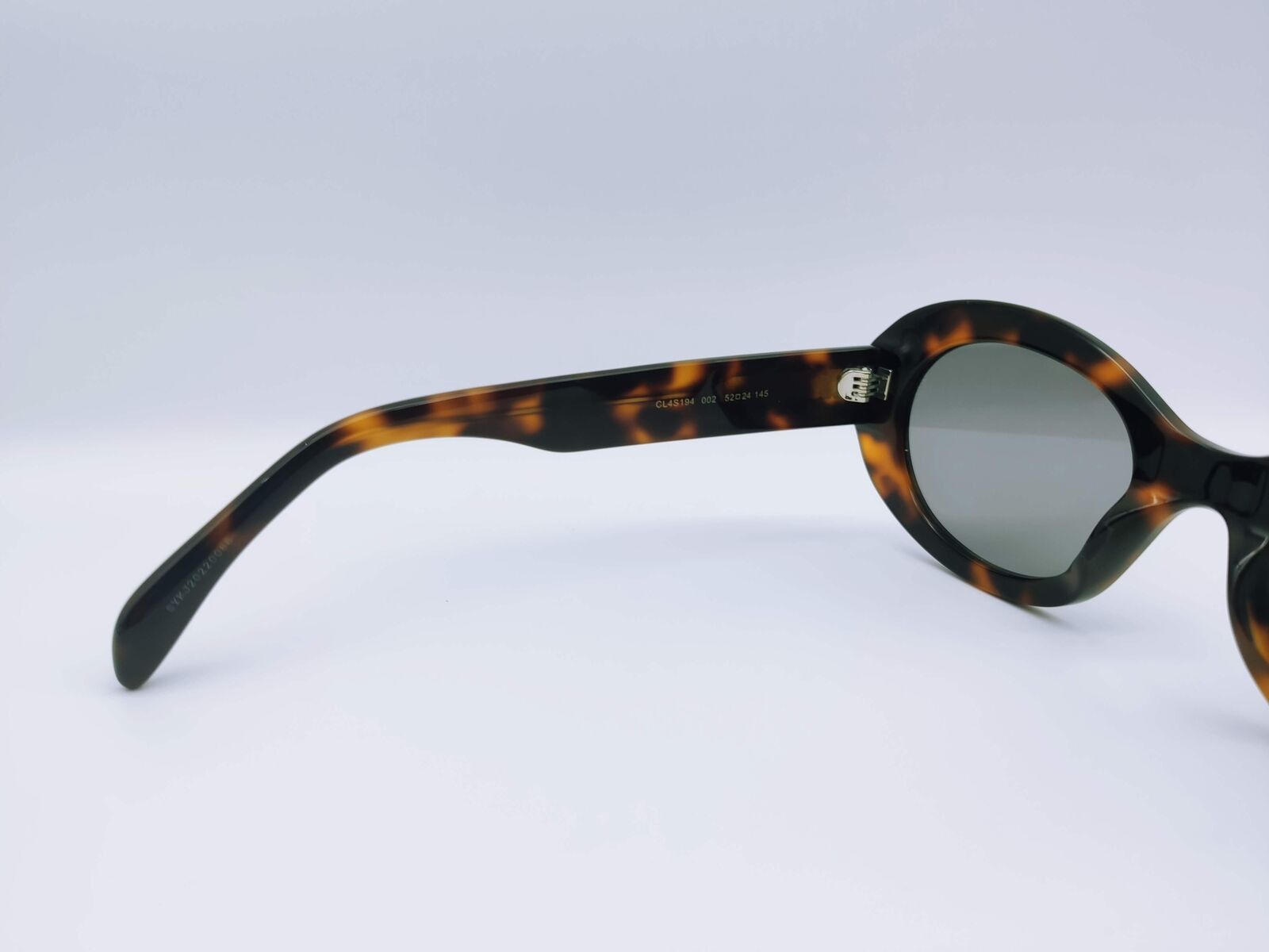 Celine Sunglasses in Tortoise Size ONE SIZE - 6 Thumbnail