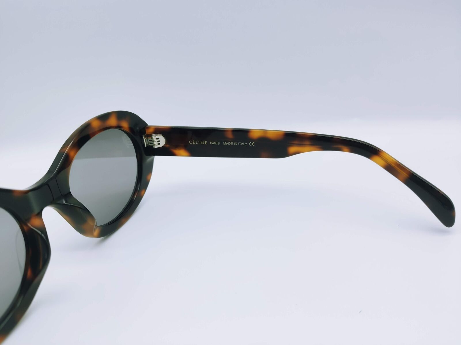 Celine Sunglasses in Tortoise Size ONE SIZE - 7 Thumbnail