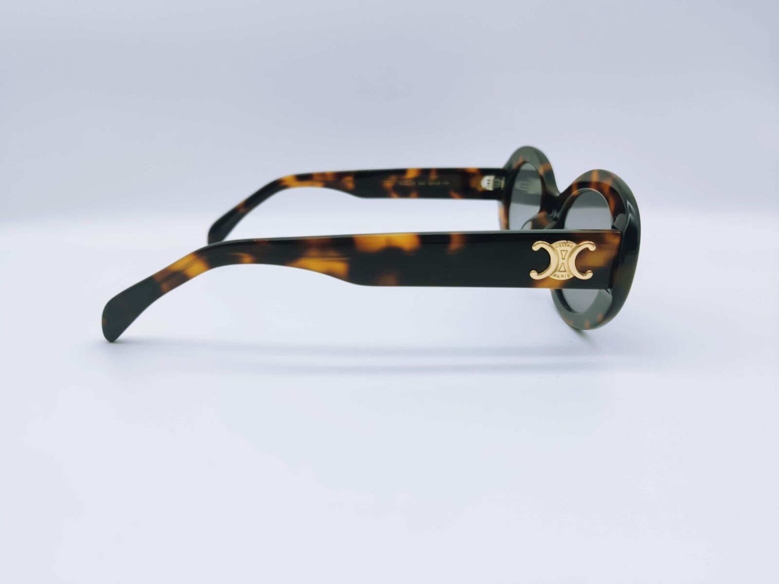 Celine Sunglasses in Tortoise Size ONE SIZE - 4 Thumbnail