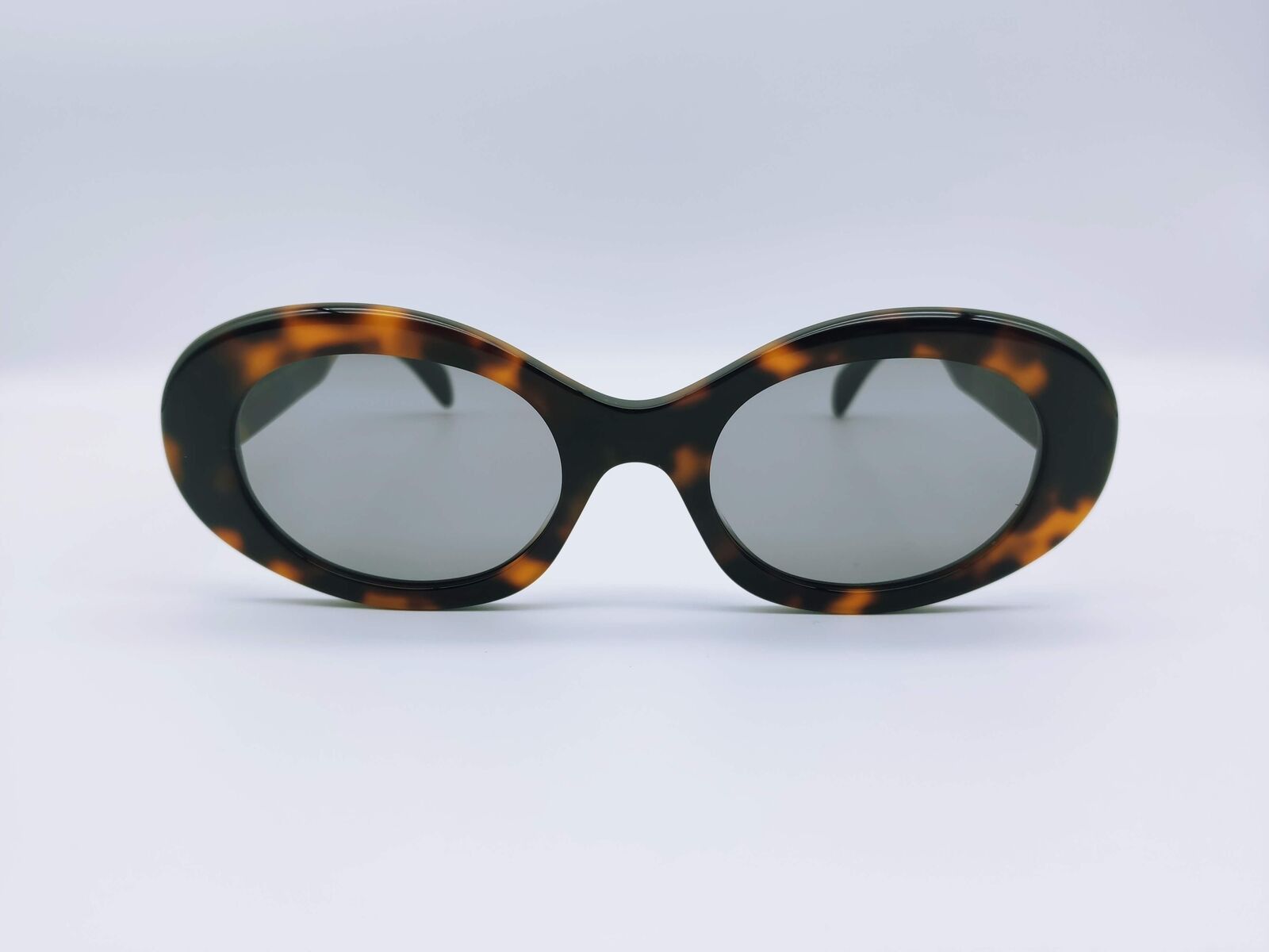 Celine Sunglasses in Tortoise Size ONE SIZE - 1 Thumbnail