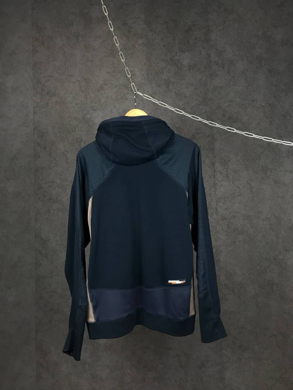 Vintage Nike swoosh streetwear vintage sportswear center logo hoodie Size US XL / EU 56 / 4 - 5 Thumbnail