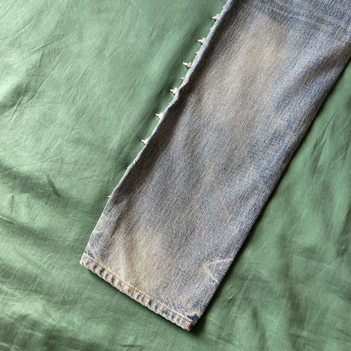 Givenchy Givenchy Stugged Jeans Size US 30 / EU 46 - 13 Thumbnail