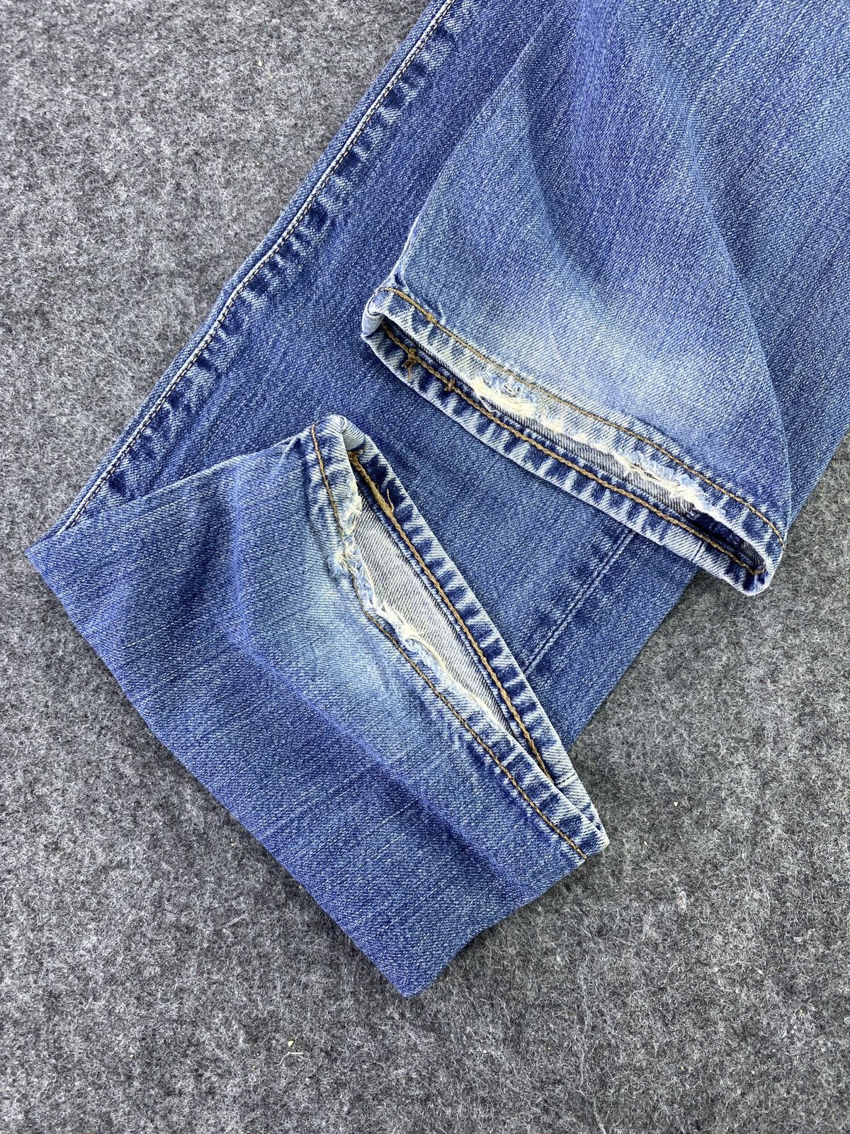 Levi's VINTAGE LEVIS 505 BLUE WASH JEANS - J697 Size US 32 / EU 48 - 7 Thumbnail