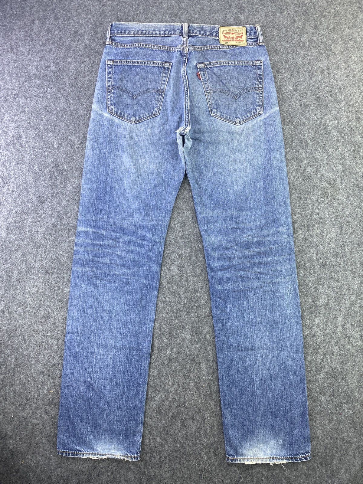 Levi's VINTAGE LEVIS 505 BLUE WASH JEANS - J697 Size US 32 / EU 48 - 2 Thumbnail