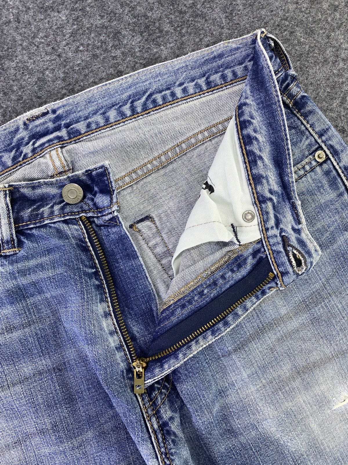 Levi's VINTAGE LEVIS 505 BLUE WASH JEANS - J697 Size US 32 / EU 48 - 3 Thumbnail