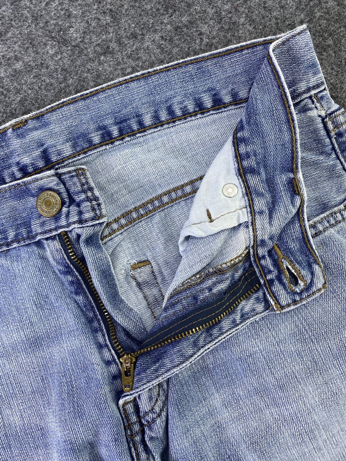 VINTAGE LEVIS 527 BLUE WASH JEANS - J699