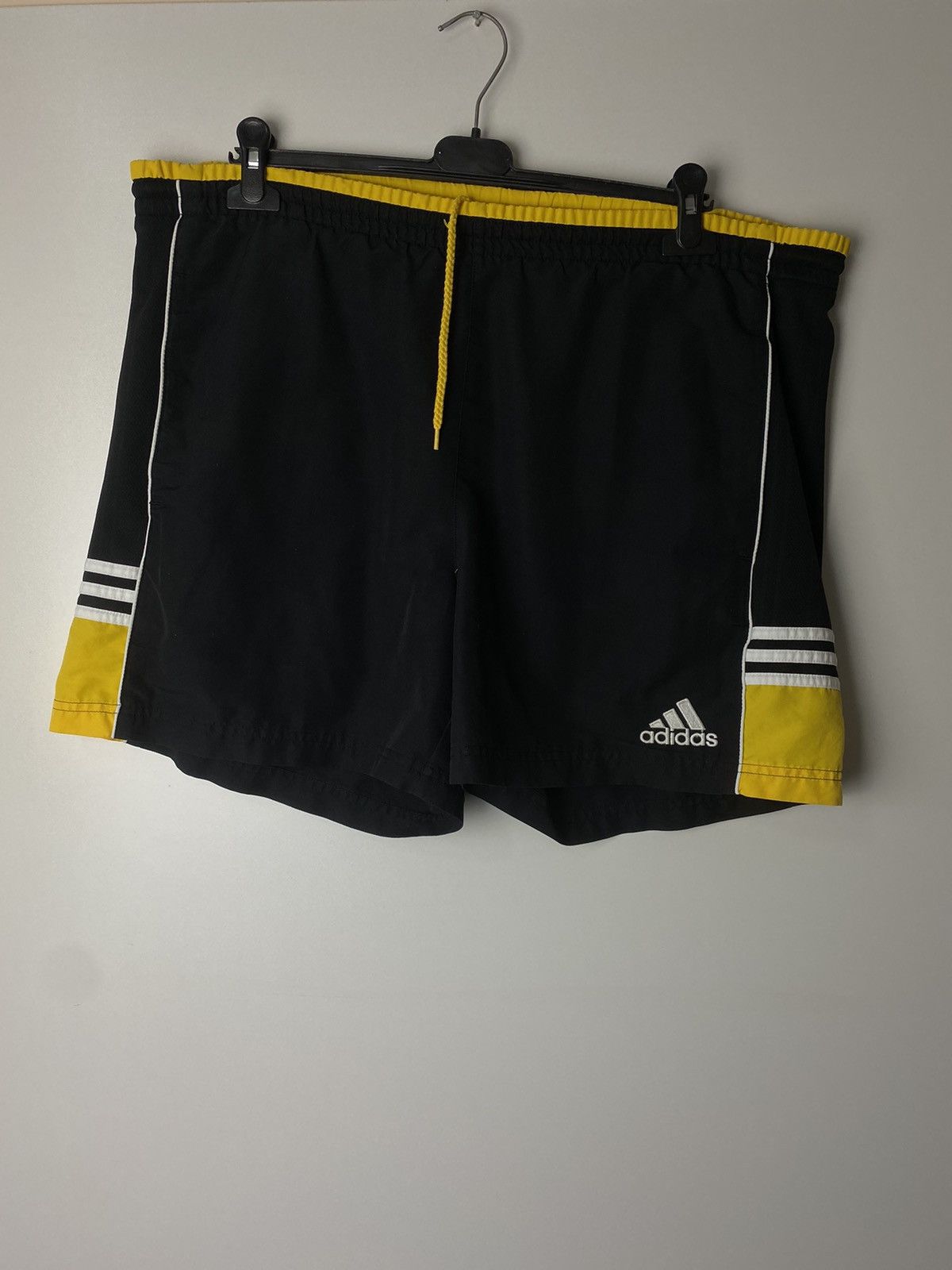 Vintage Adidas vintage shorts size L Size US 34 / EU 50 - 1 Thumbnail