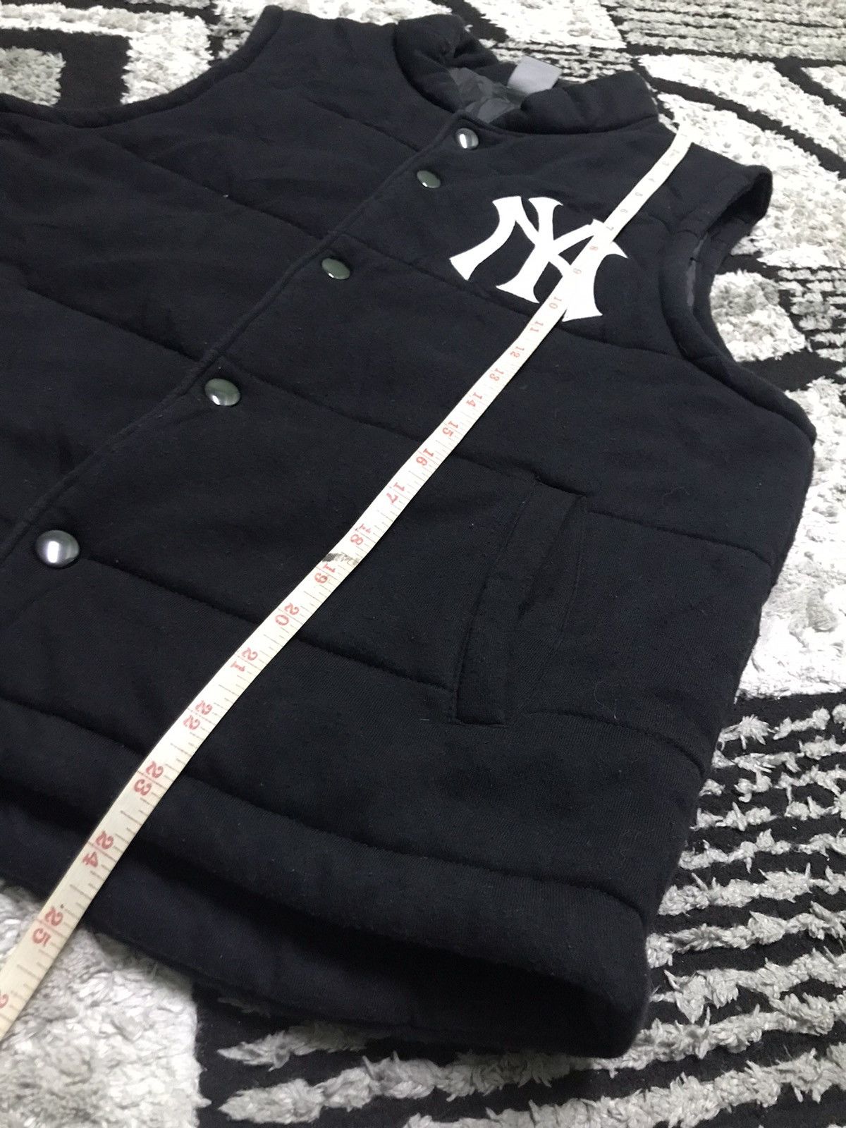 MLB New york down jacket Size US L / EU 52-54 / 3 - 7 Thumbnail