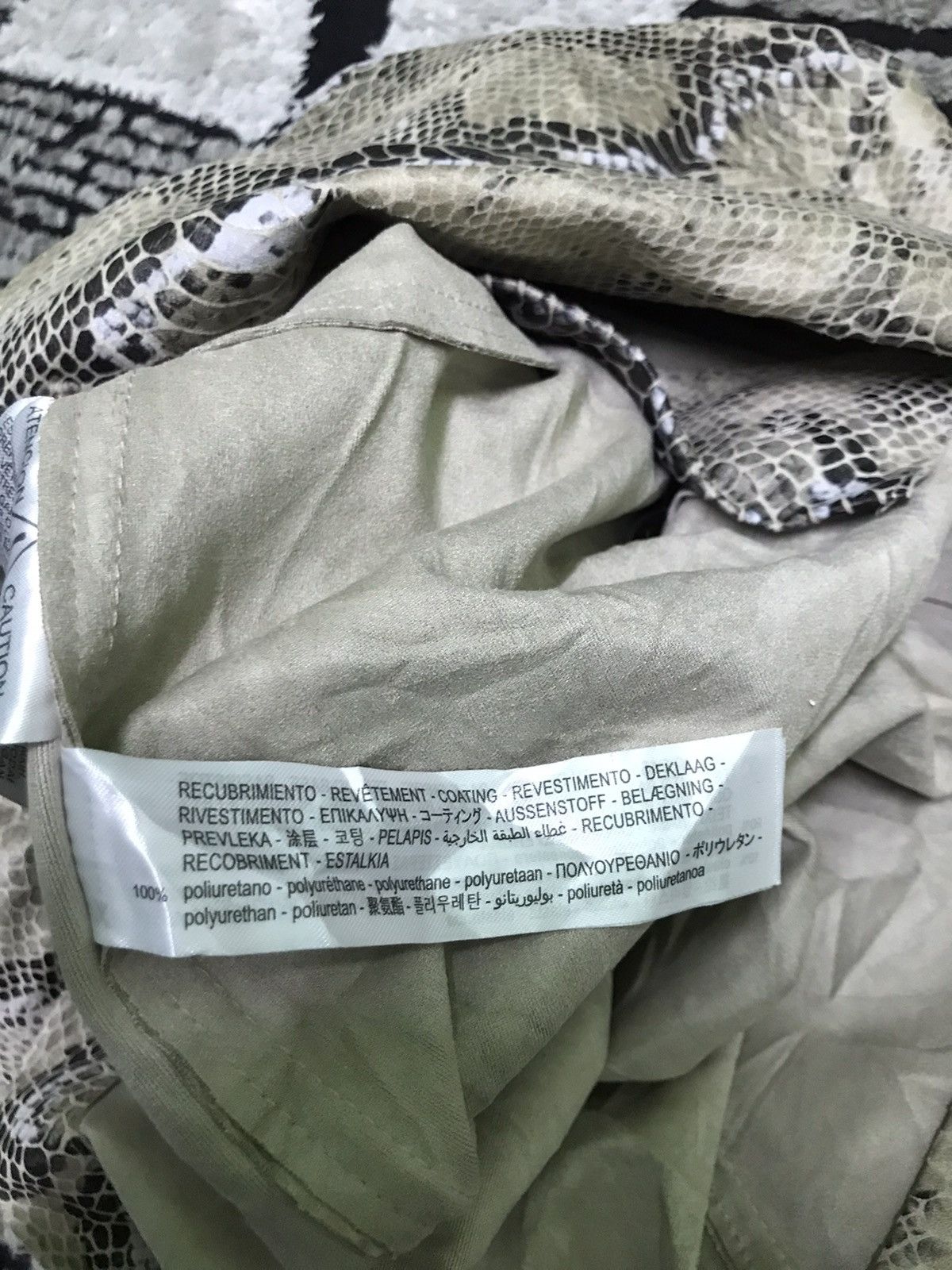 Zara Zara snake print medium skirt Size 26" / US 2 / IT 38 - 11 Thumbnail