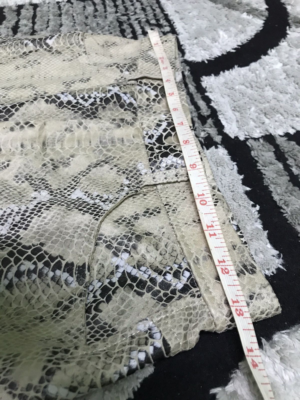 Zara Zara snake print medium skirt Size 26" / US 2 / IT 38 - 7 Thumbnail