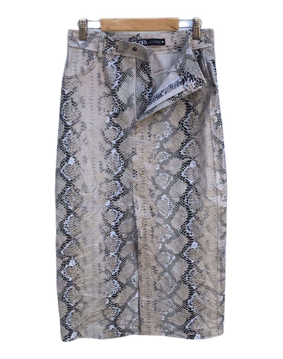 Zara Zara snake print medium skirt Size 26" / US 2 / IT 38 - 1 Thumbnail