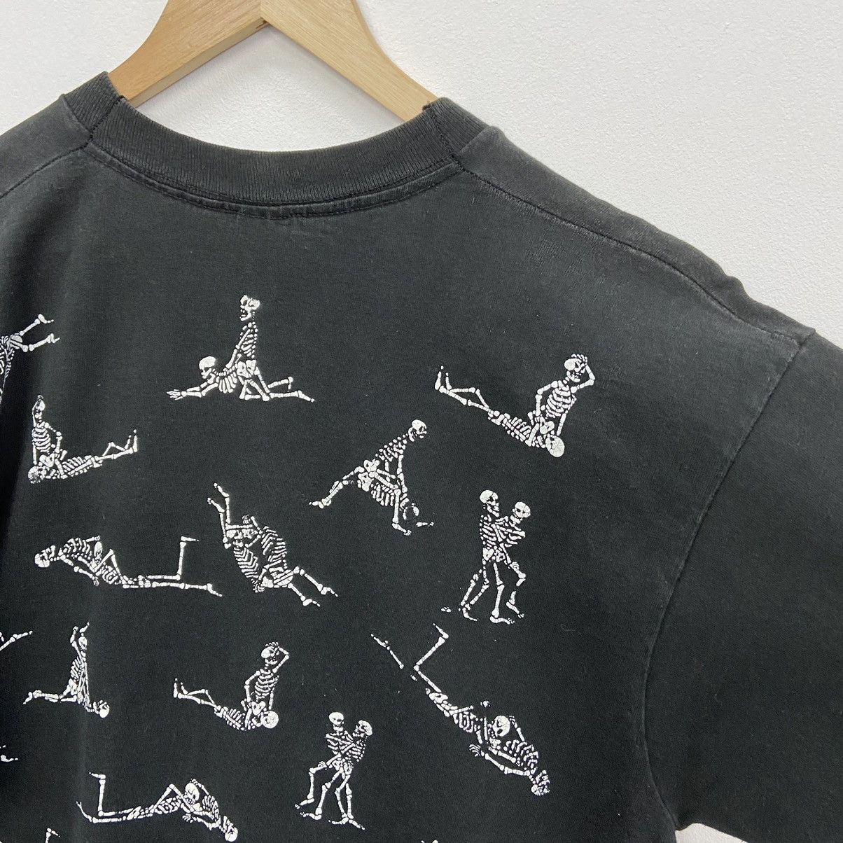 Fashion Victim × Vintage Rare!!Vintage 90s FASHION VICTIM bones sex position tee Size US XL / EU 56 / 4 - 12 Thumbnail