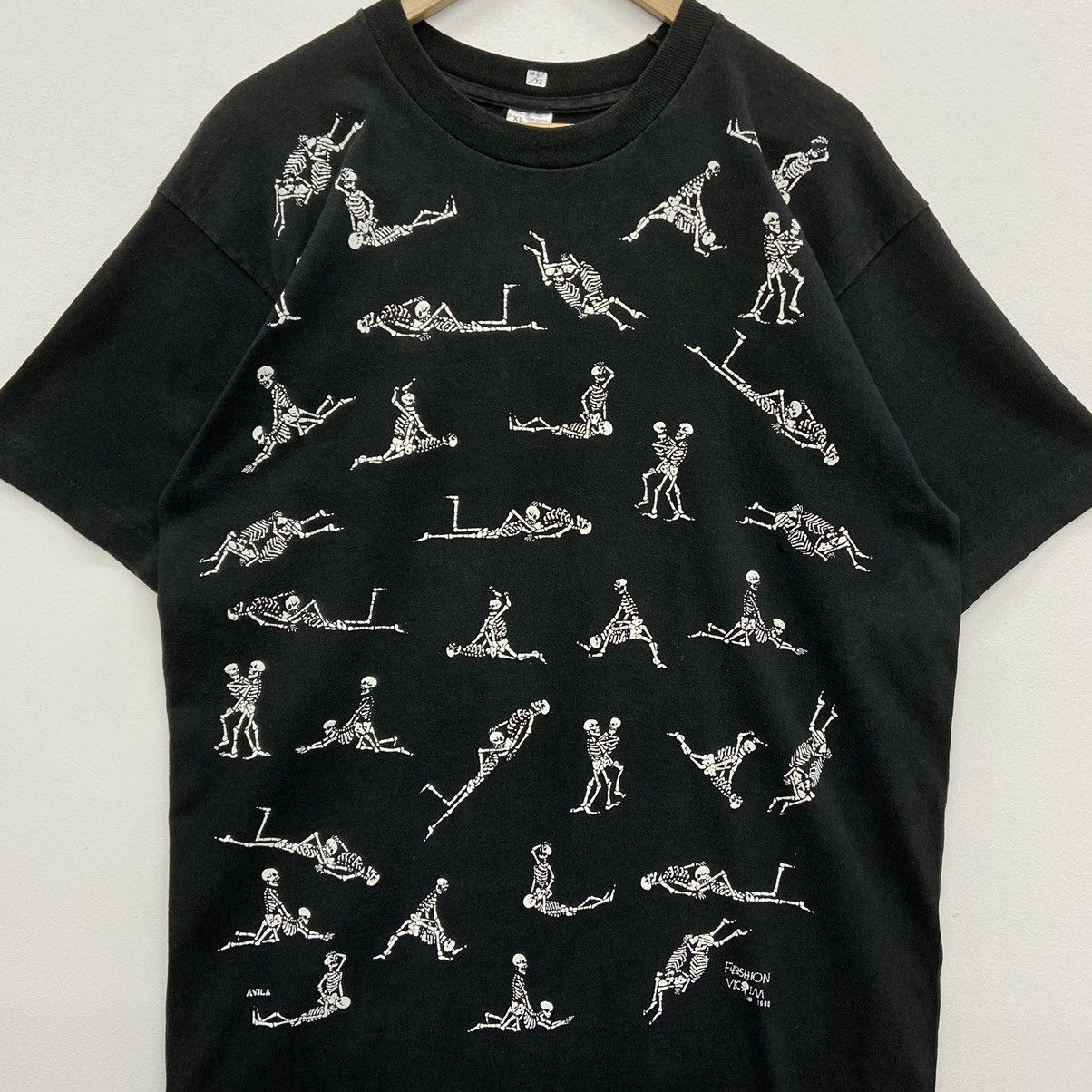 Fashion Victim × Vintage Rare!!Vintage 90s FASHION VICTIM bones sex position tee Size US XL / EU 56 / 4 - 2 Thumbnail