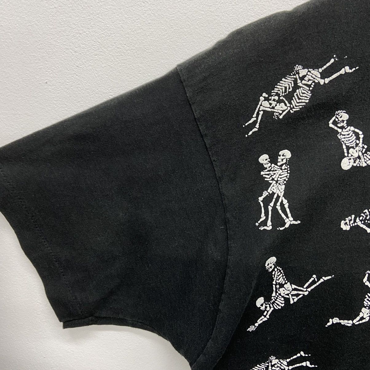 Fashion Victim × Vintage Rare!!Vintage 90s FASHION VICTIM bones sex position tee Size US XL / EU 56 / 4 - 4 Thumbnail