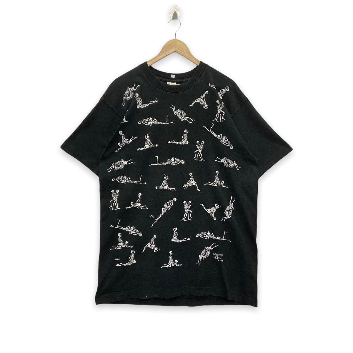 Fashion Victim × Vintage Rare!!Vintage 90s FASHION VICTIM bones sex position tee Size US XL / EU 56 / 4 - 1 Thumbnail