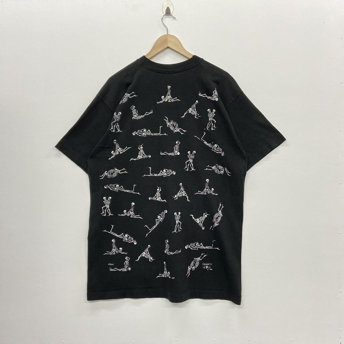 Fashion Victim × Vintage Rare!!Vintage 90s FASHION VICTIM bones sex position tee Size US XL / EU 56 / 4 - 9 Thumbnail
