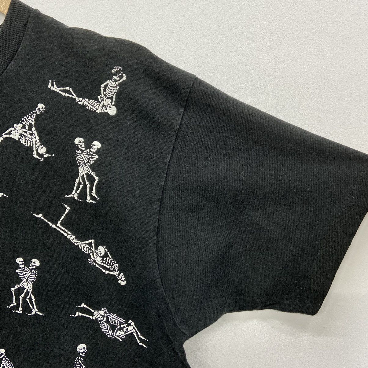 Fashion Victim × Vintage Rare!!Vintage 90s FASHION VICTIM bones sex position tee Size US XL / EU 56 / 4 - 3 Thumbnail