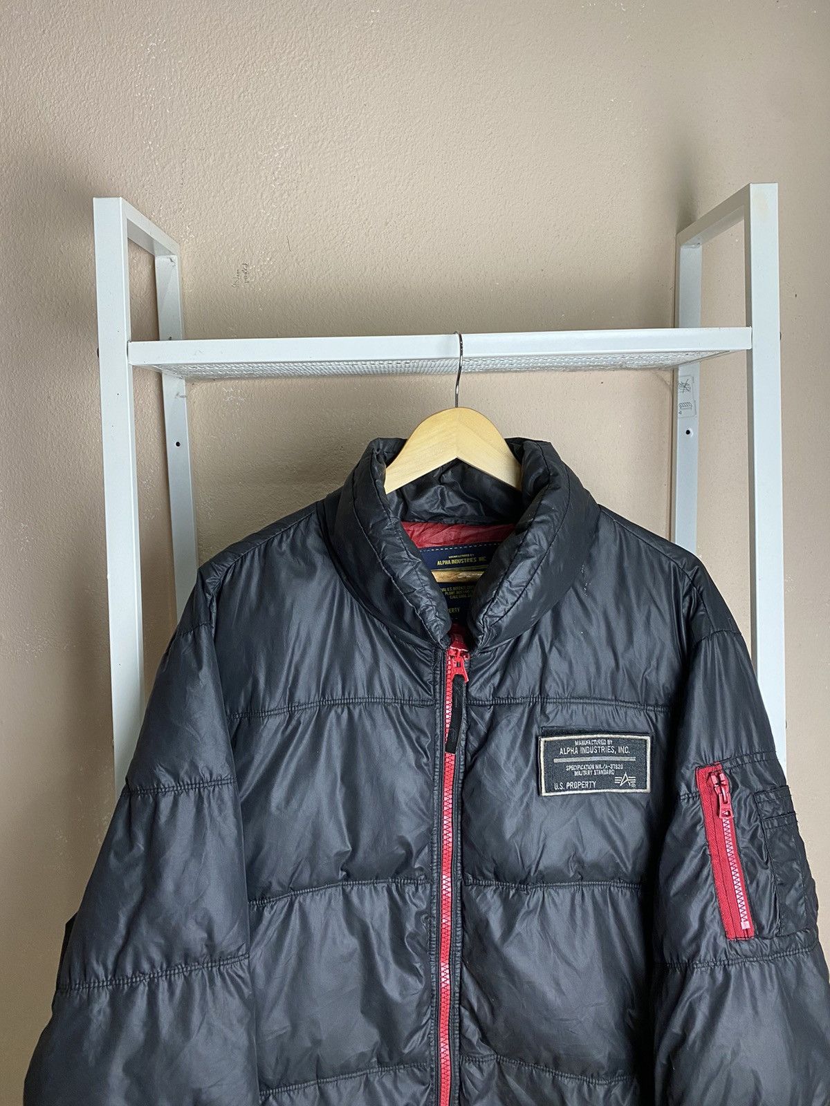 Alpha Industries ALPHA INDUSTRIES Puffer Jacket Black with Red Zipper Accents Size US XXL / EU 58 / 5 - 2 Thumbnail
