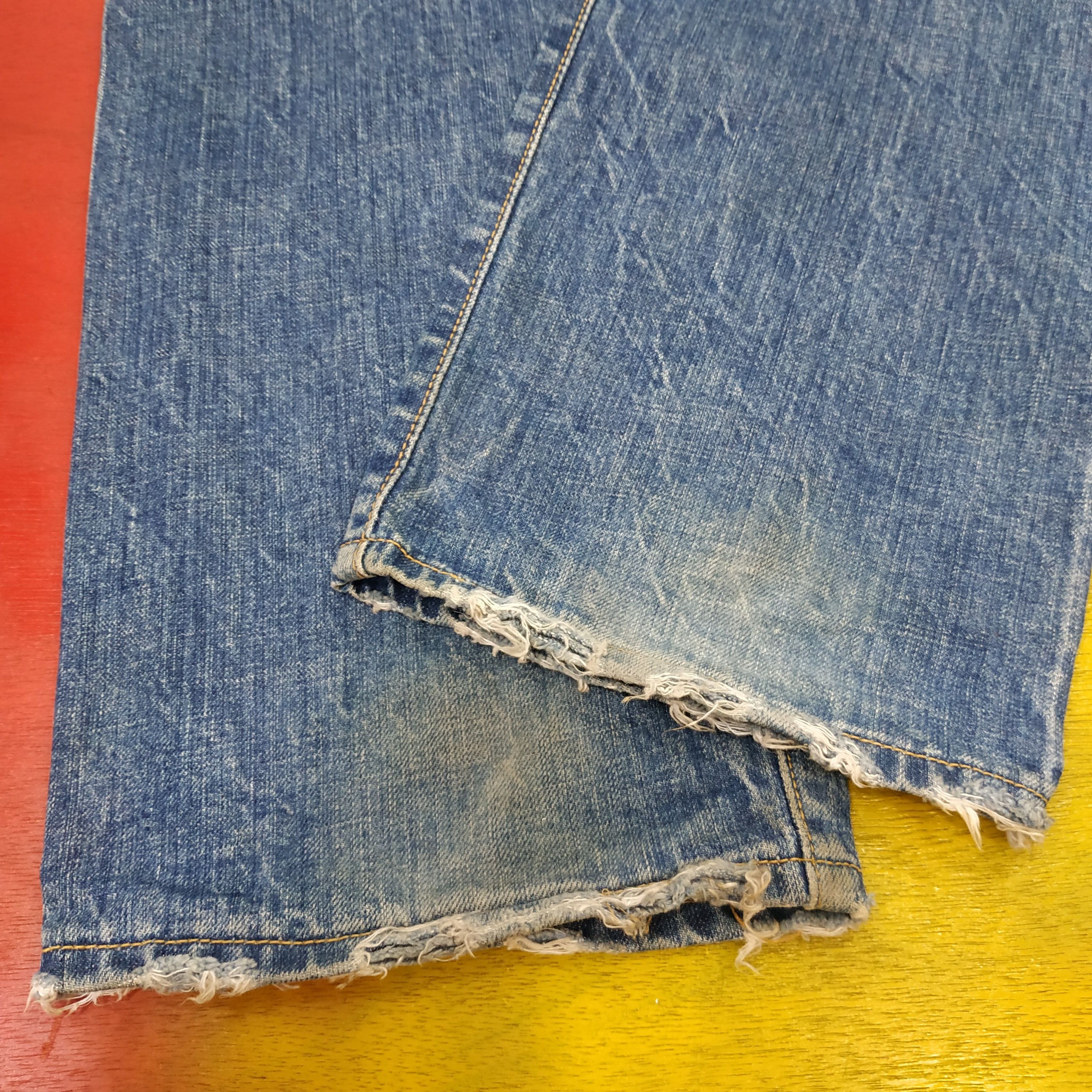 Levi's × Levi's Vintage Clothing × Vintage VINTAGE LEVI'S 501 DISTRESSED Size US 31 - 15 Thumbnail