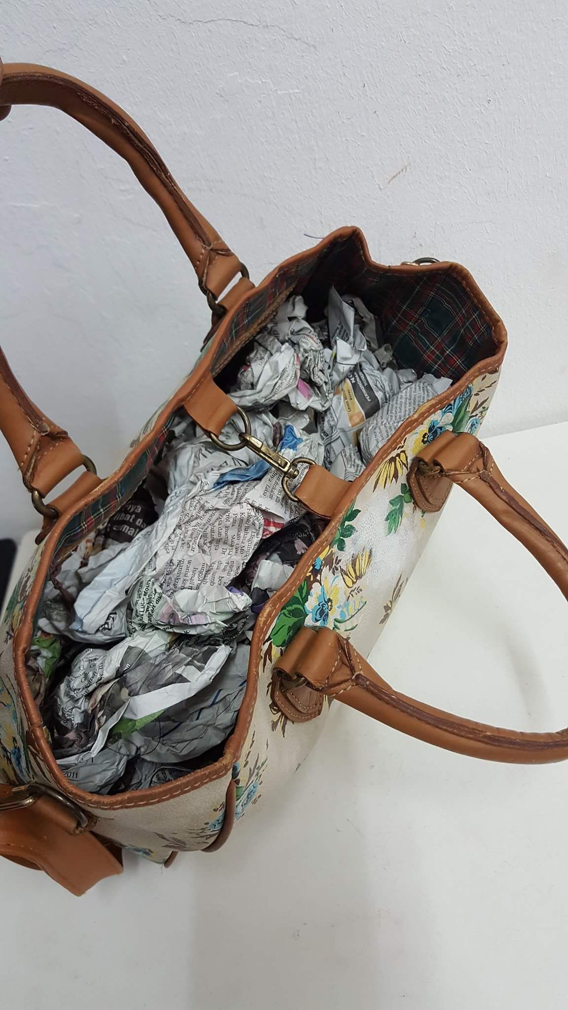 Kenzo 💥💥FAST SALE💥💥Authentic Kenzo Flora Vintage 2 way Handbag Size ONE SIZE - 6 Thumbnail