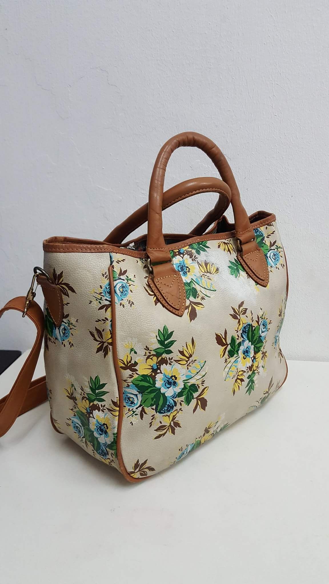 Kenzo 💥💥FAST SALE💥💥Authentic Kenzo Flora Vintage 2 way Handbag Size ONE SIZE - 2 Thumbnail