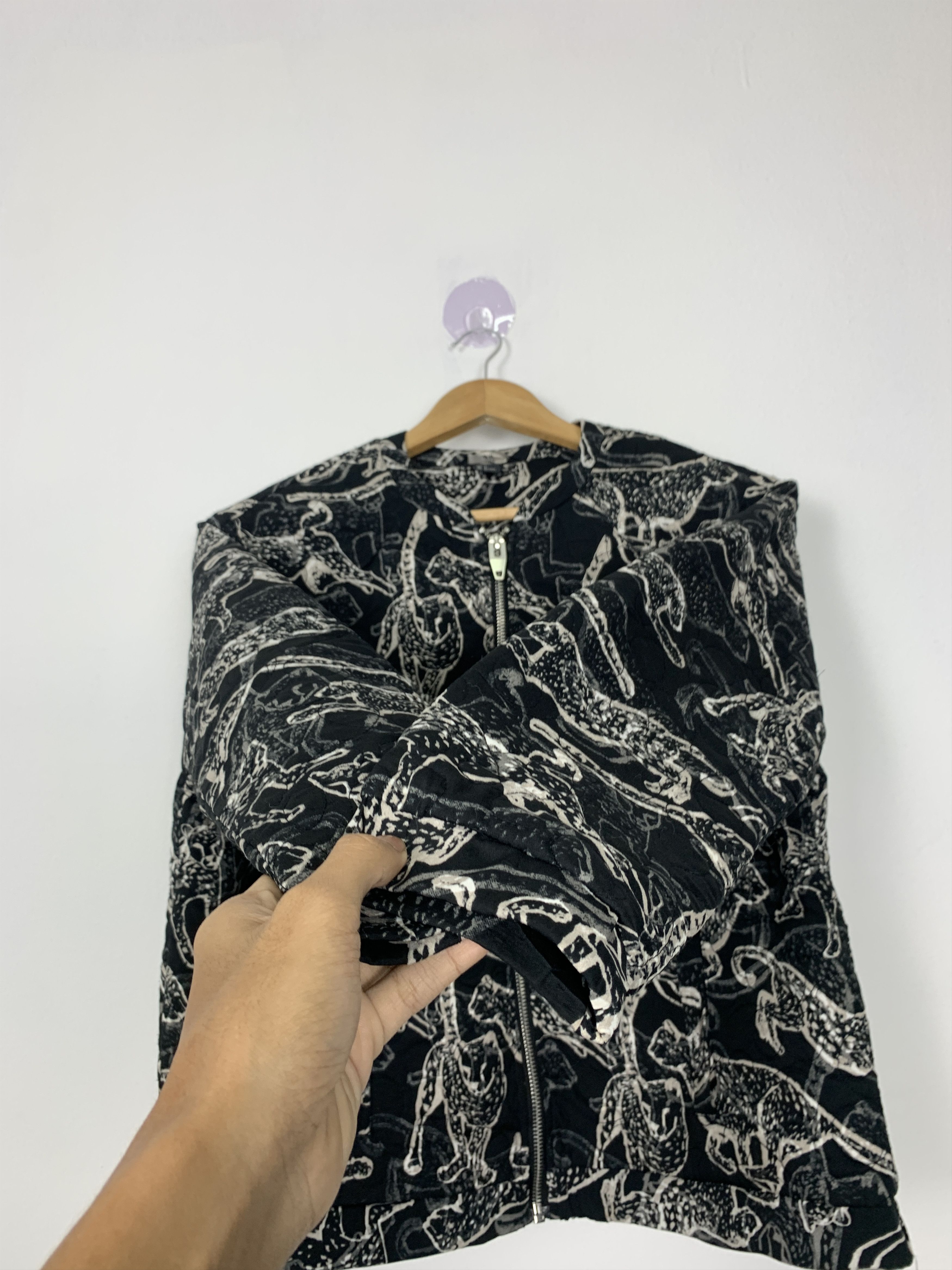 H&M H&M Animal Art Zip Up Jacket Unique Design J0990 Size US S / EU 44-46 / 1 - 5 Thumbnail