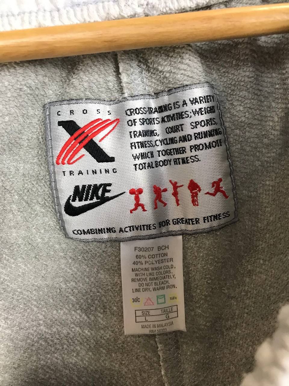 Vintage Nike swoosh streetwear vintage shorts Size US 34 / EU 50 - 3 Thumbnail
