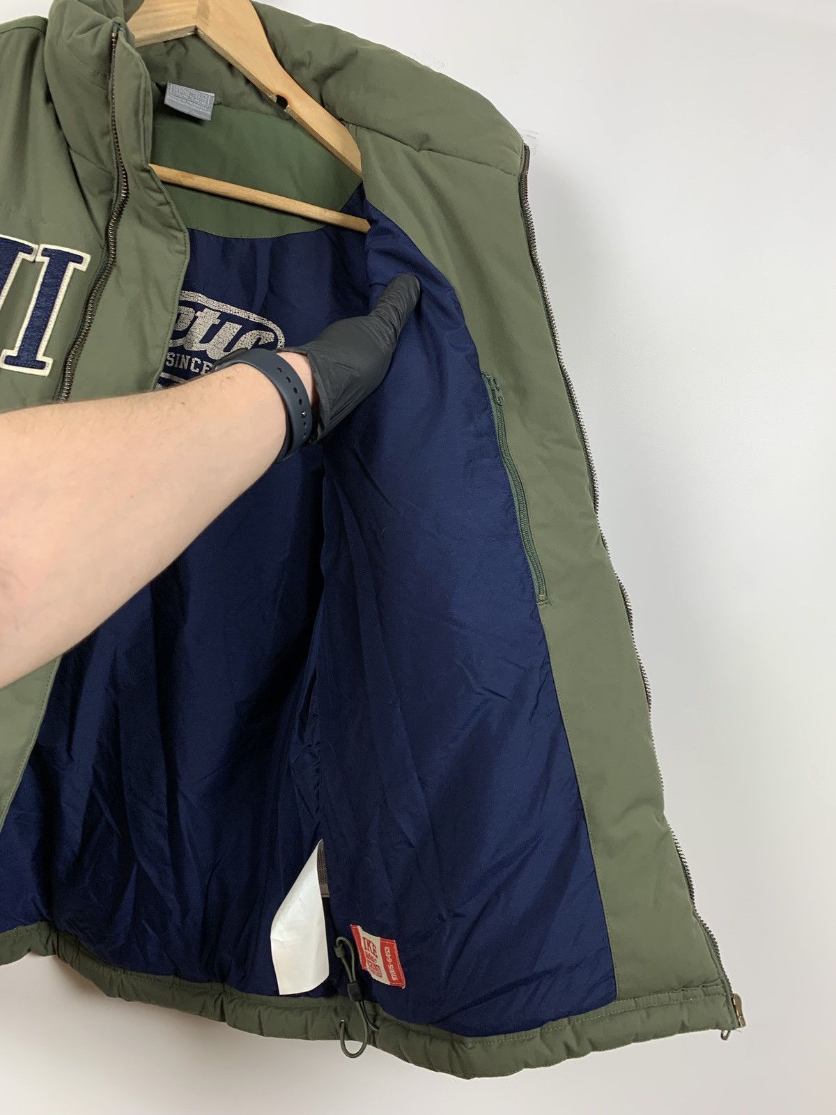 Nike 00s Vintage Nike Green Khaki Embroidered Logo Puffer Vest Size US S / EU 44-46 / 1 - 16 Thumbnail