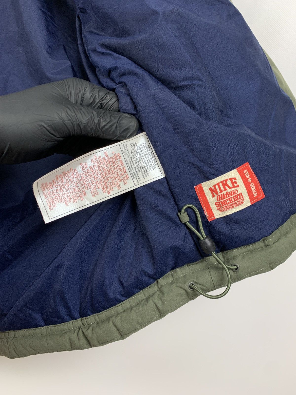 Nike 00s Vintage Nike Green Khaki Embroidered Logo Puffer Vest Size US S / EU 44-46 / 1 - 20 Thumbnail