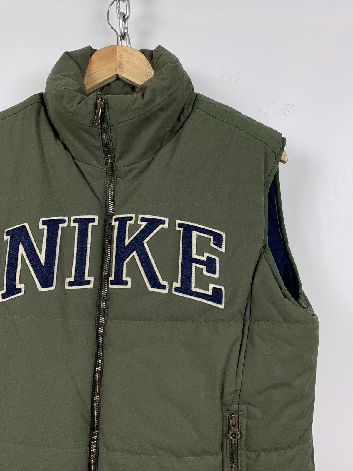 Nike 00s Vintage Nike Green Khaki Embroidered Logo Puffer Vest Size US S / EU 44-46 / 1 - 5 Thumbnail