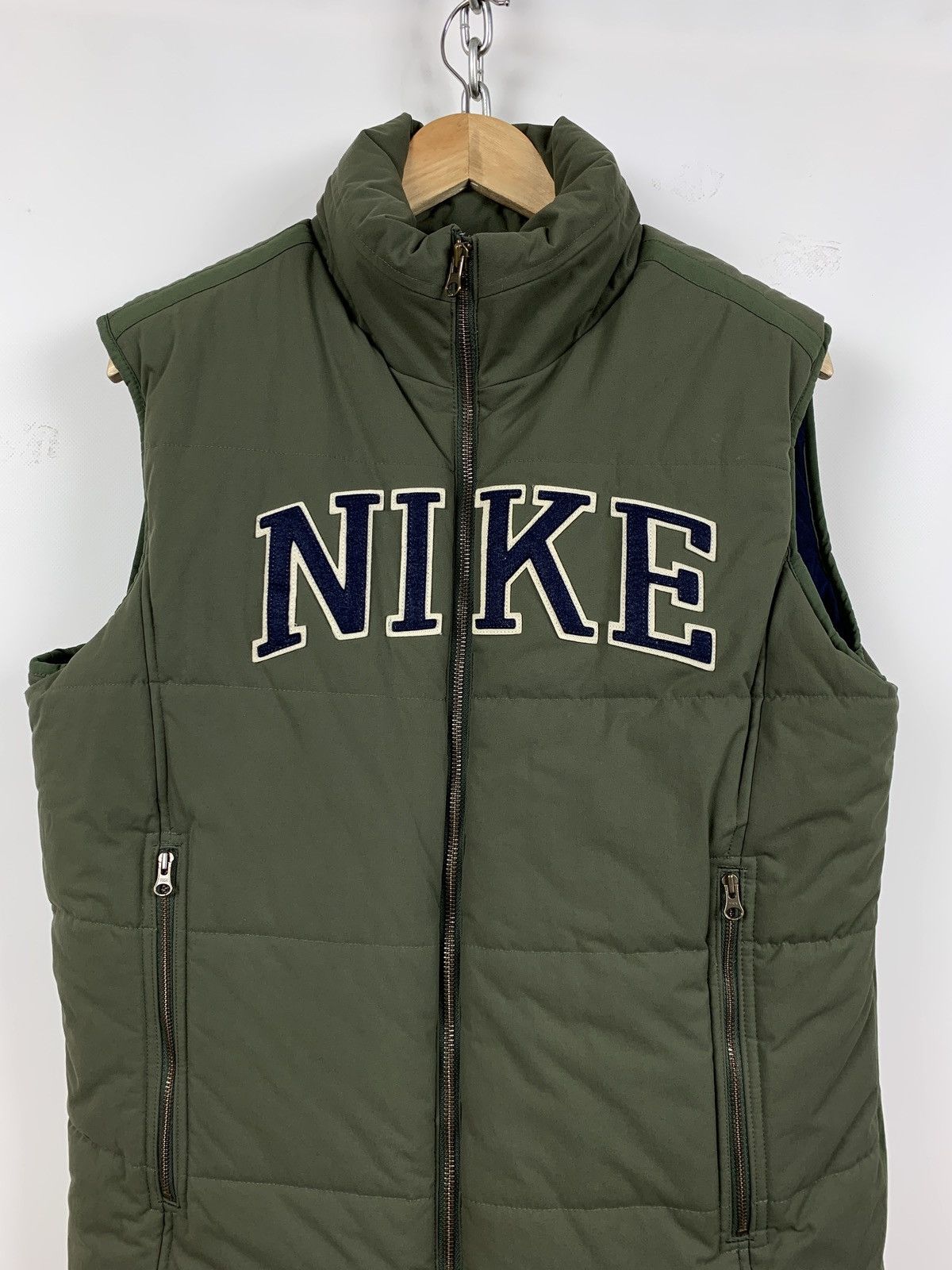Nike 00s Vintage Nike Green Khaki Embroidered Logo Puffer Vest Size US S / EU 44-46 / 1 - 4 Thumbnail