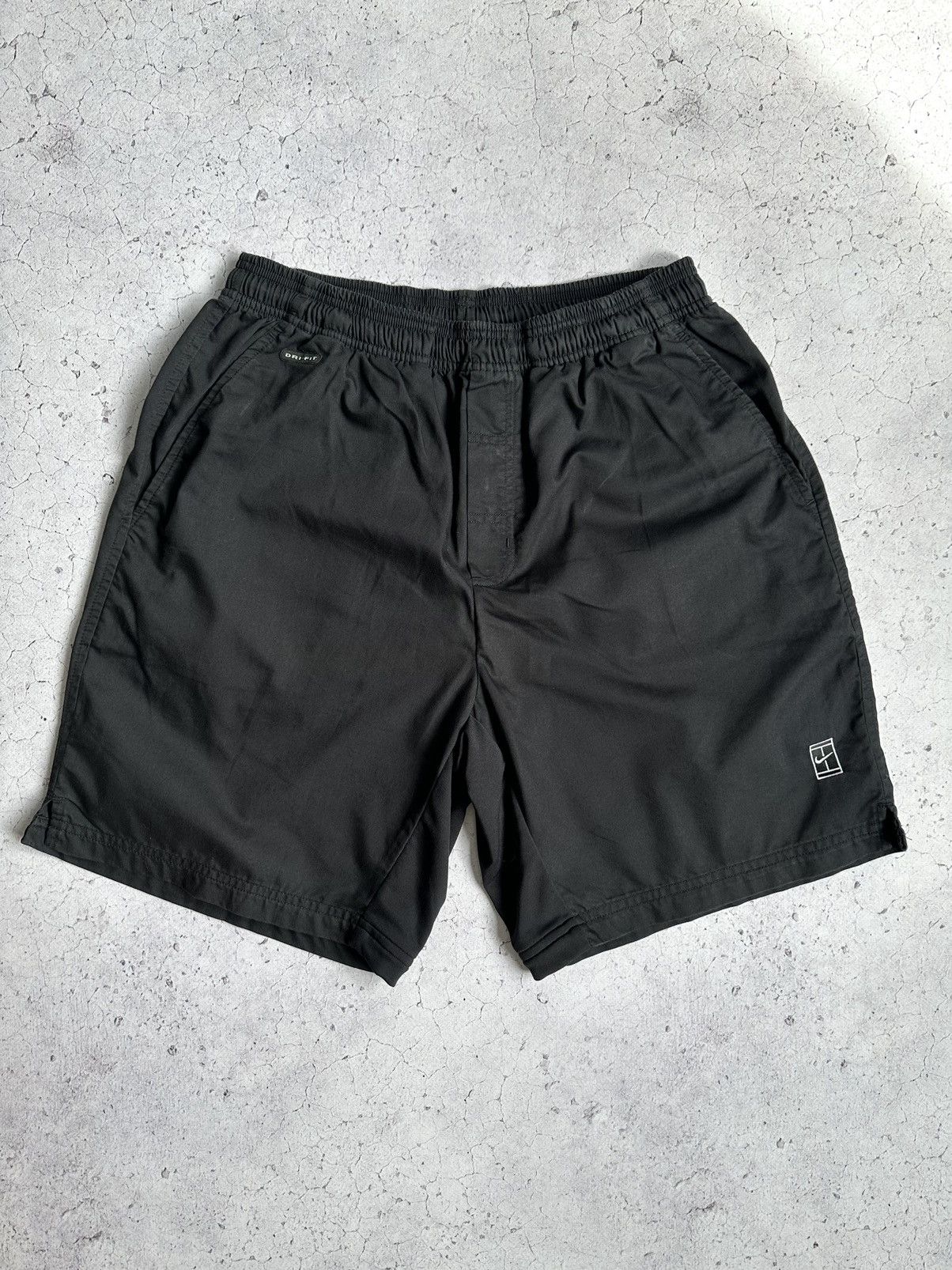Nike Vintage Y2k Nike Court Shorts Size US 32 / EU 48 - 1 Thumbnail