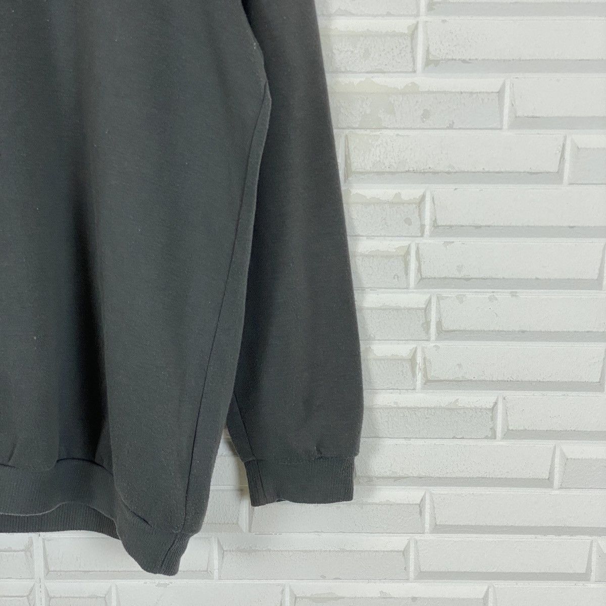 Champion Champion Embroidered Plain Sweater Like New Size US L / EU 52-54 / 3 - 5 Thumbnail
