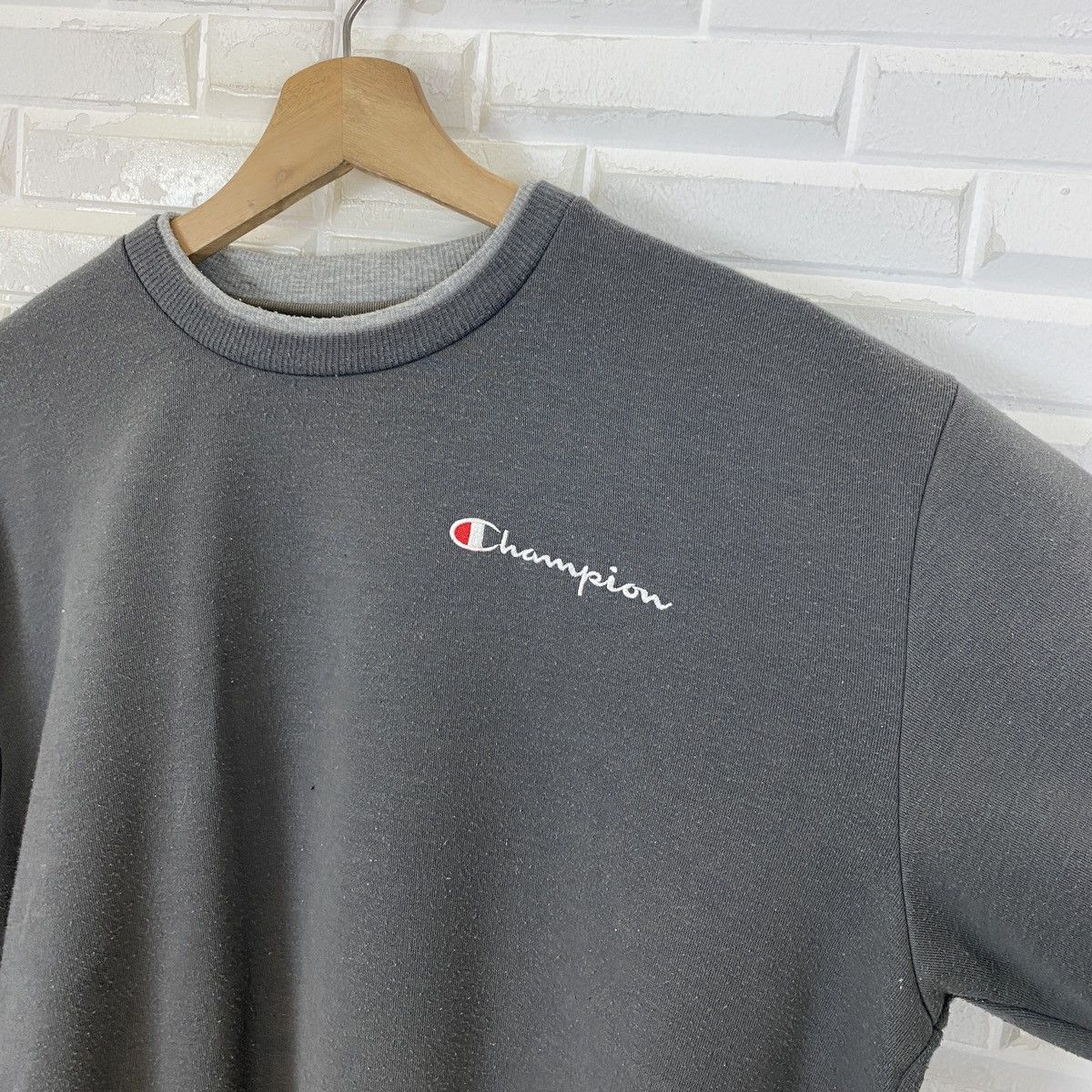Champion Champion Embroidered Plain Sweater Like New Size US L / EU 52-54 / 3 - 9 Thumbnail