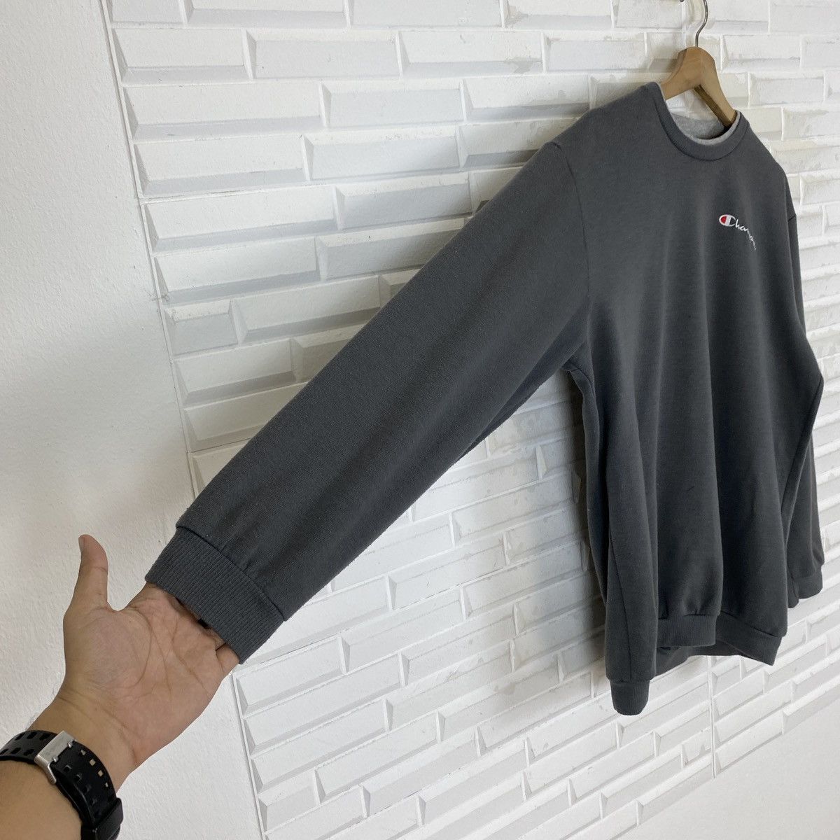 Champion Champion Embroidered Plain Sweater Like New Size US L / EU 52-54 / 3 - 7 Thumbnail