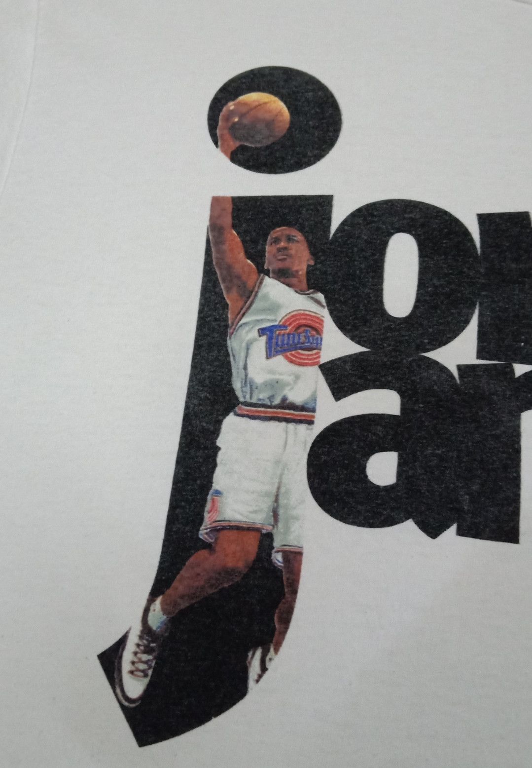 Jordan Brand × Vintage × Warner Bros Vintage 90s Space Jam : Michael Jordan x Bugs Bunny T-shirt Size US L / EU 52-54 / 3 - 6 Thumbnail