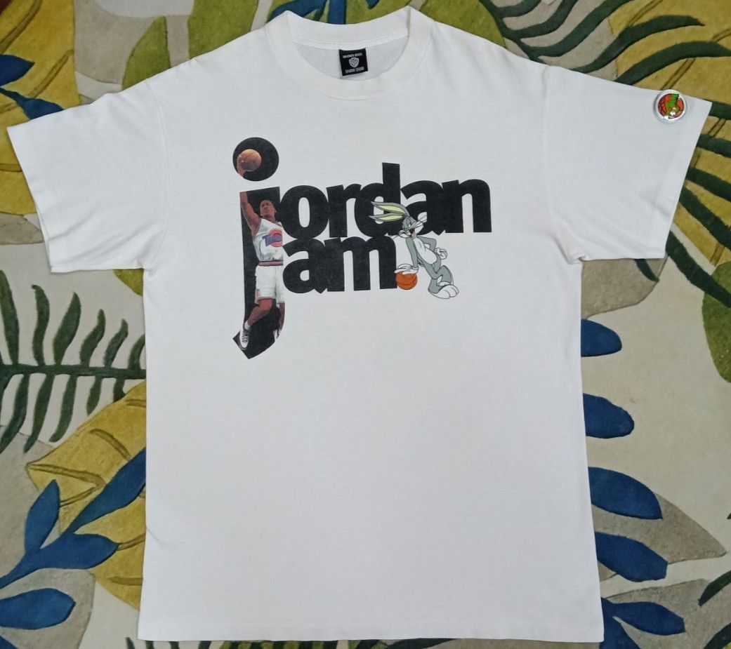 Jordan Brand × Vintage × Warner Bros Vintage 90s Space Jam : Michael Jordan x Bugs Bunny T-shirt Size US L / EU 52-54 / 3 - 4 Thumbnail