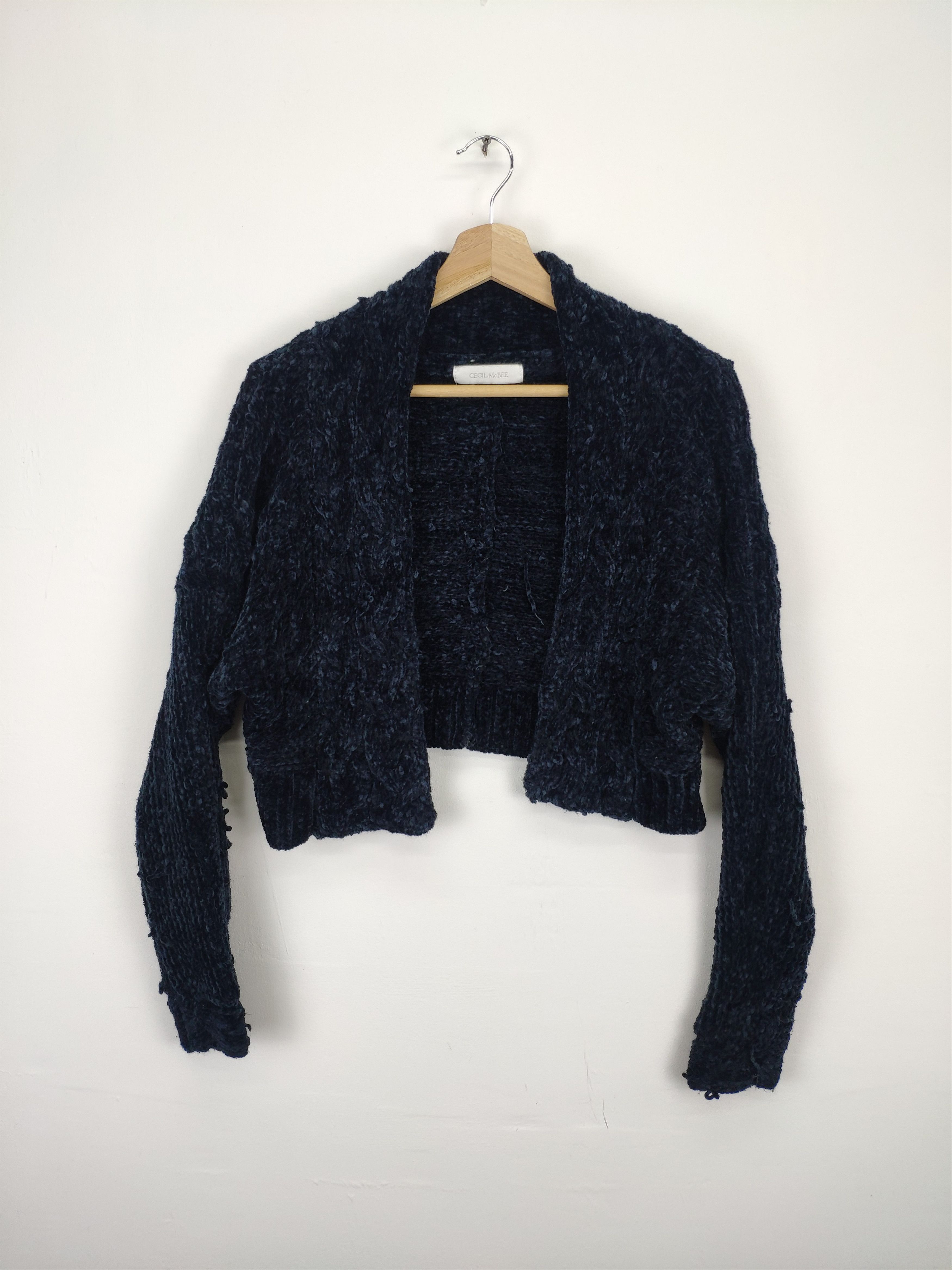 Japanese Brand Steal 💥 Vintage Cecil Mc Bee Knit Cropped Cardigan Size M / US 6-8 / IT 42-44 - 1 Thumbnail