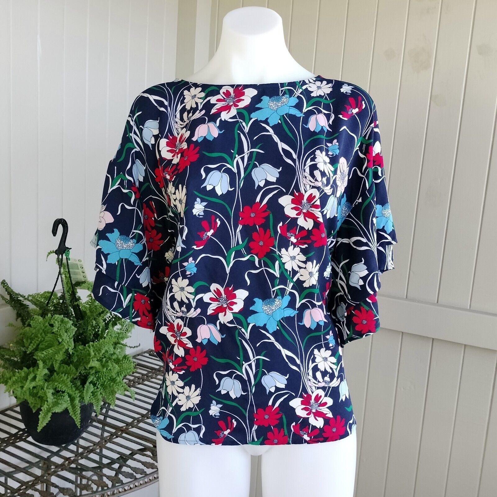 Designer Bobeau Blouse Top Floral Flutter Sleeve Tiered Corporate Size M / US 6-8 / IT 42-44 - 2 Thumbnail
