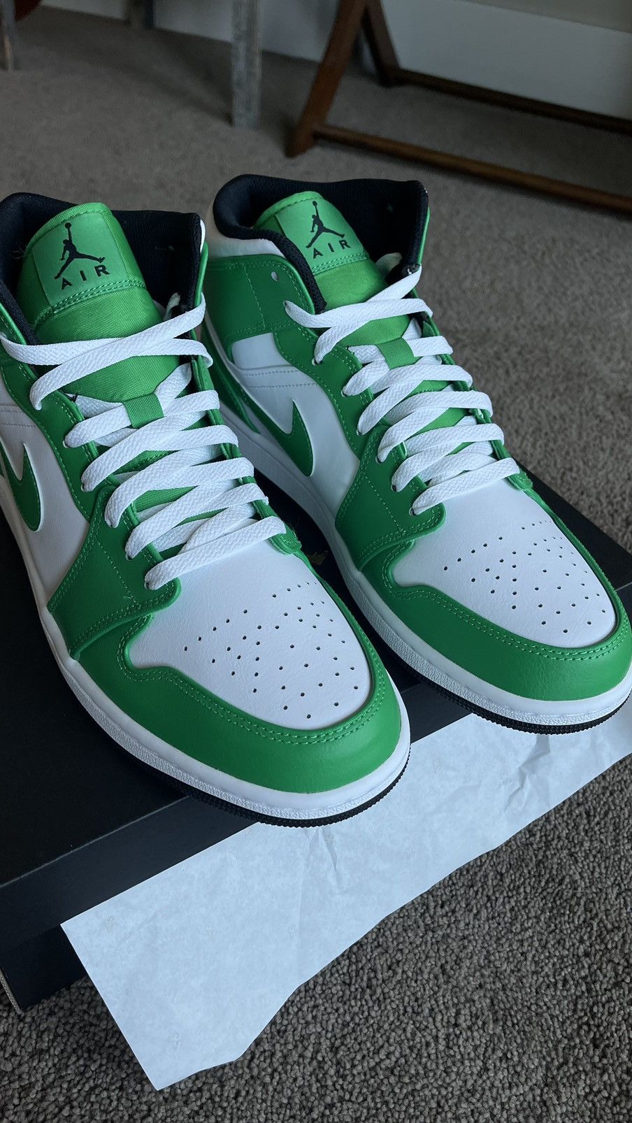 Jordan Brand Jordan Retro 1 Mid Size US 11 / EU 44 - 3 Thumbnail