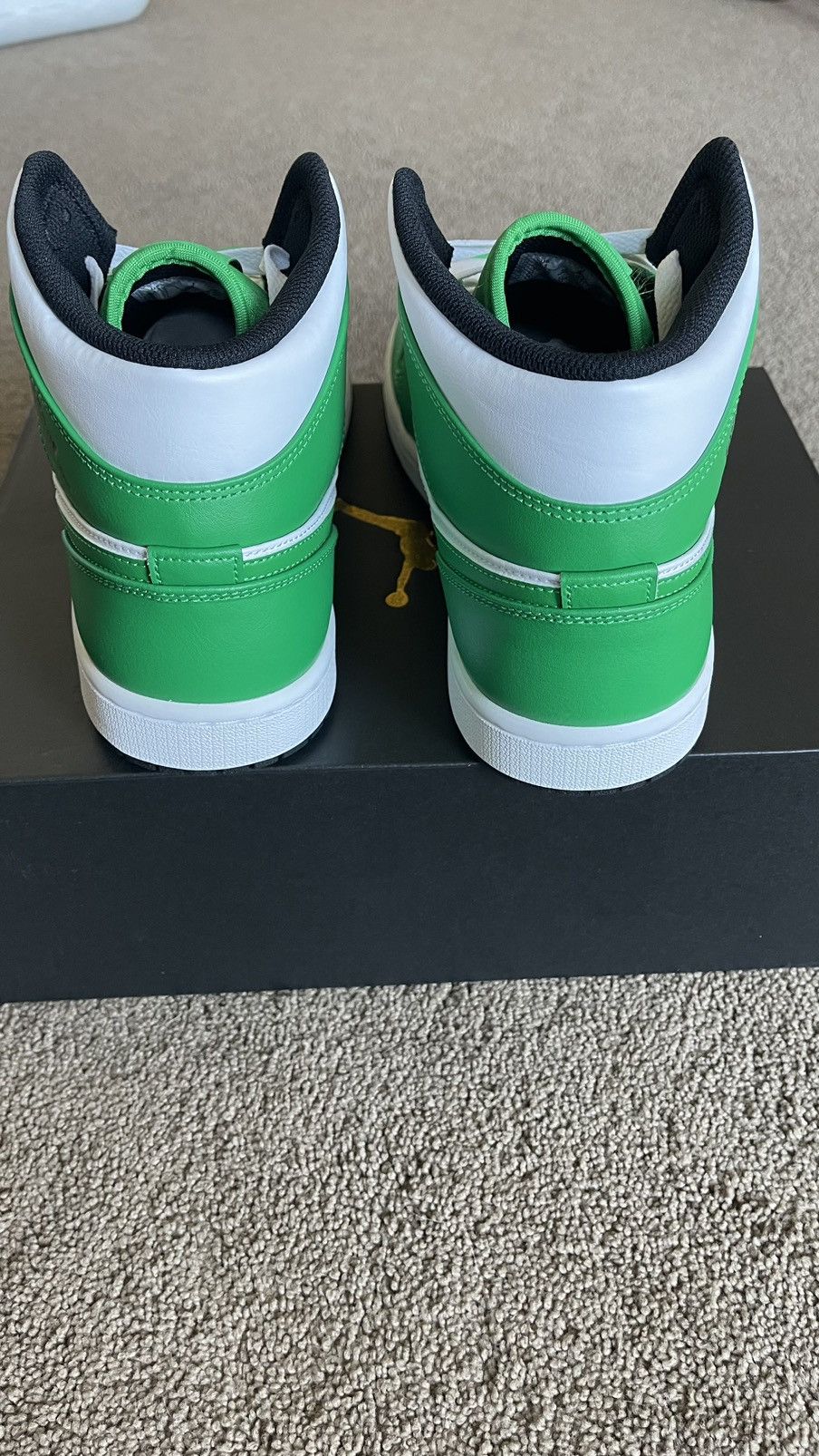 Jordan Brand Jordan Retro 1 Mid Size US 11 / EU 44 - 4 Thumbnail